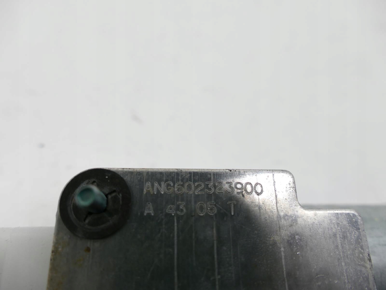 AUDI A8 D3 LIFT REGULACJA heights supports left