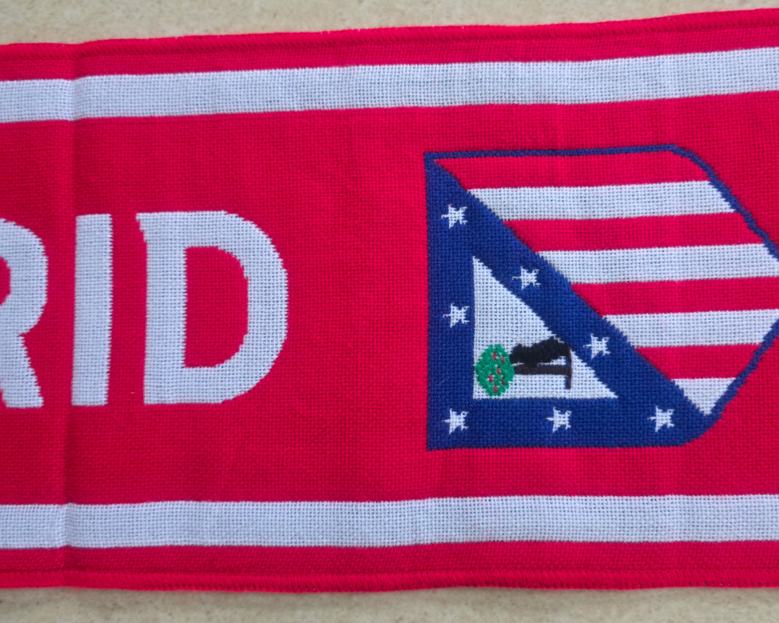 Atletico Madryt SZALIK SZAL DLA KIBICA 367 EAN (GTIN) 8447260025367