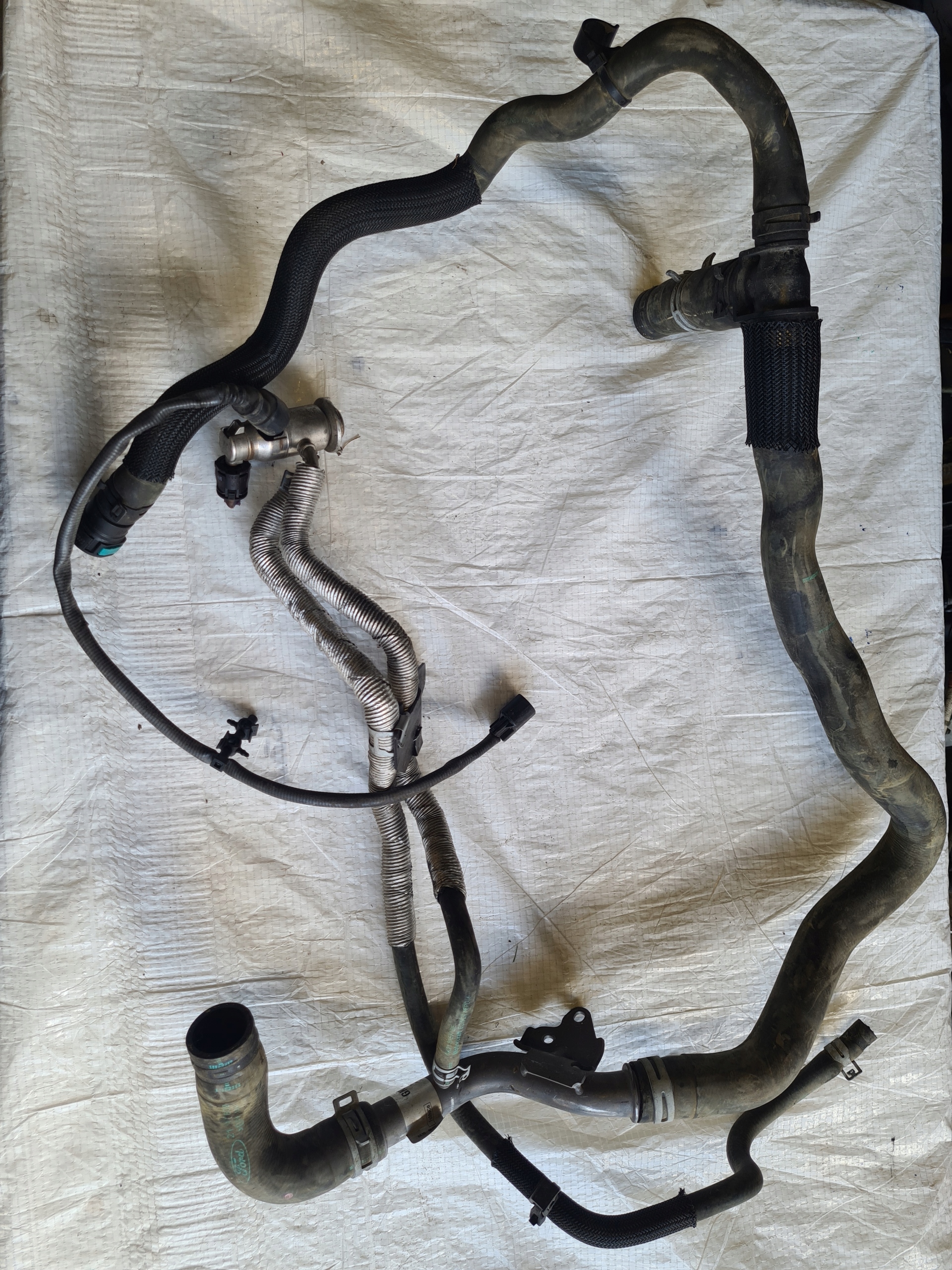 ТРАНЗИТ MK8 ШЛАНГ ТРУБОПРОВОДУ ПІДТРИМУЄ ВОДУ GK2Q-8A589-AB