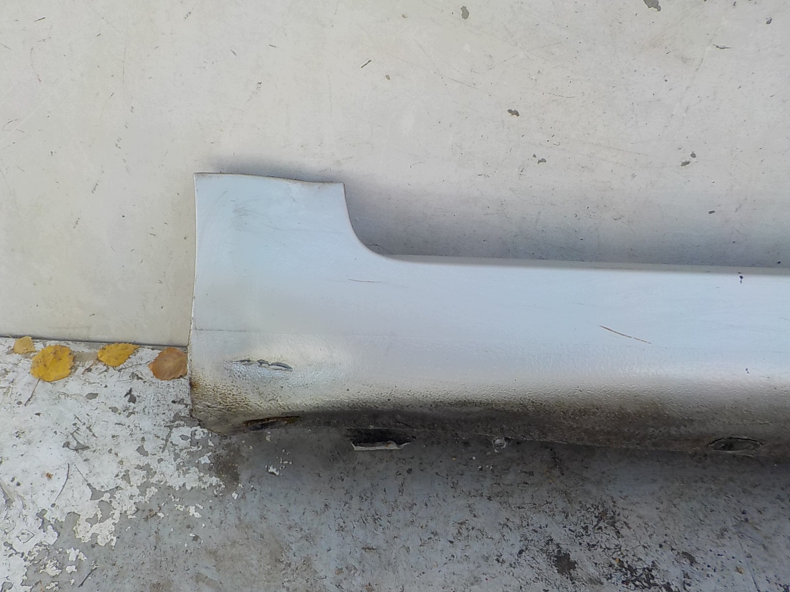 953 AUDI TT and 8N moulding cap threshold left