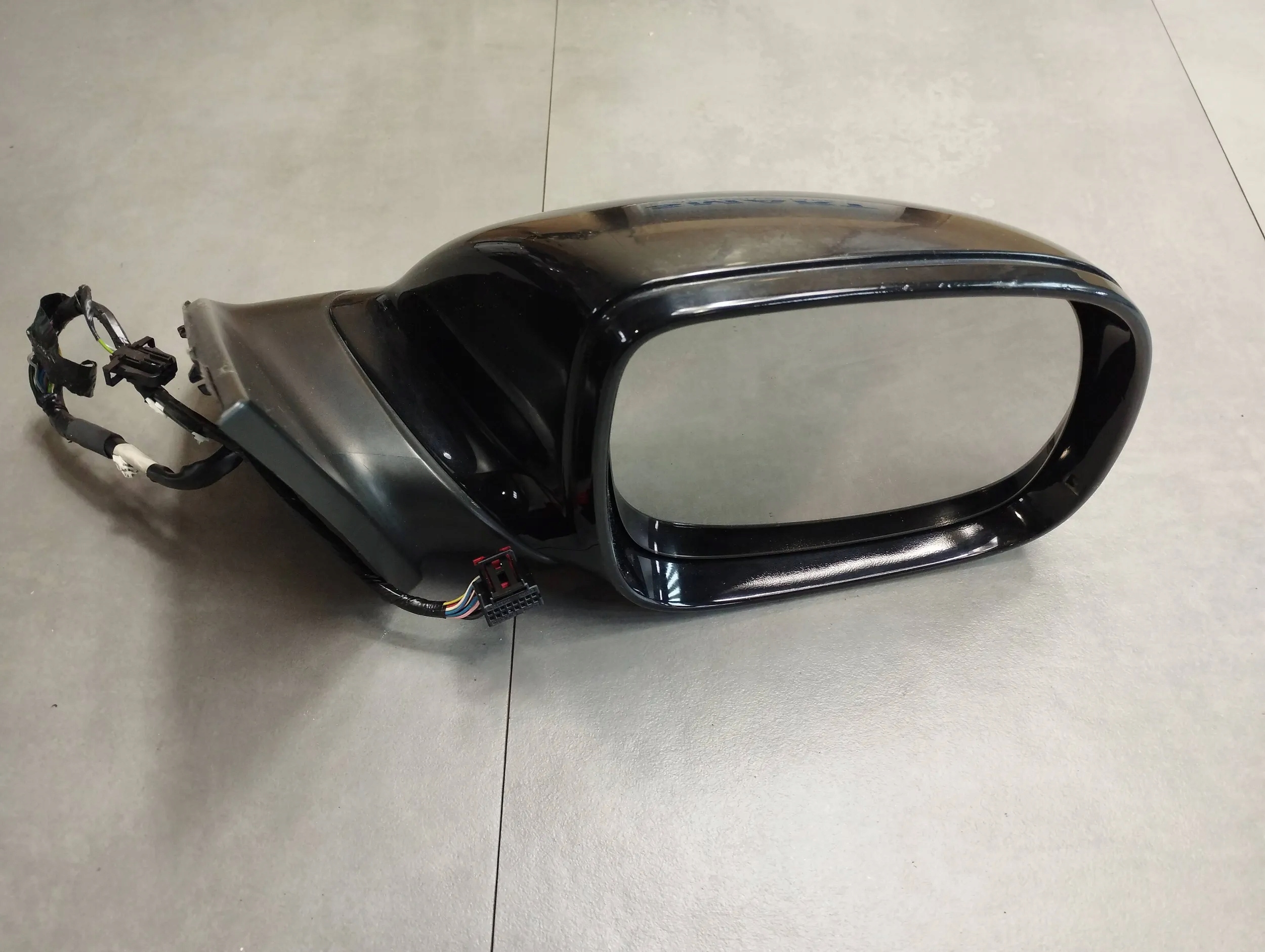 Audi Q7 4L LUSTERKO PRAWE 13+2 PINY LZ9Y