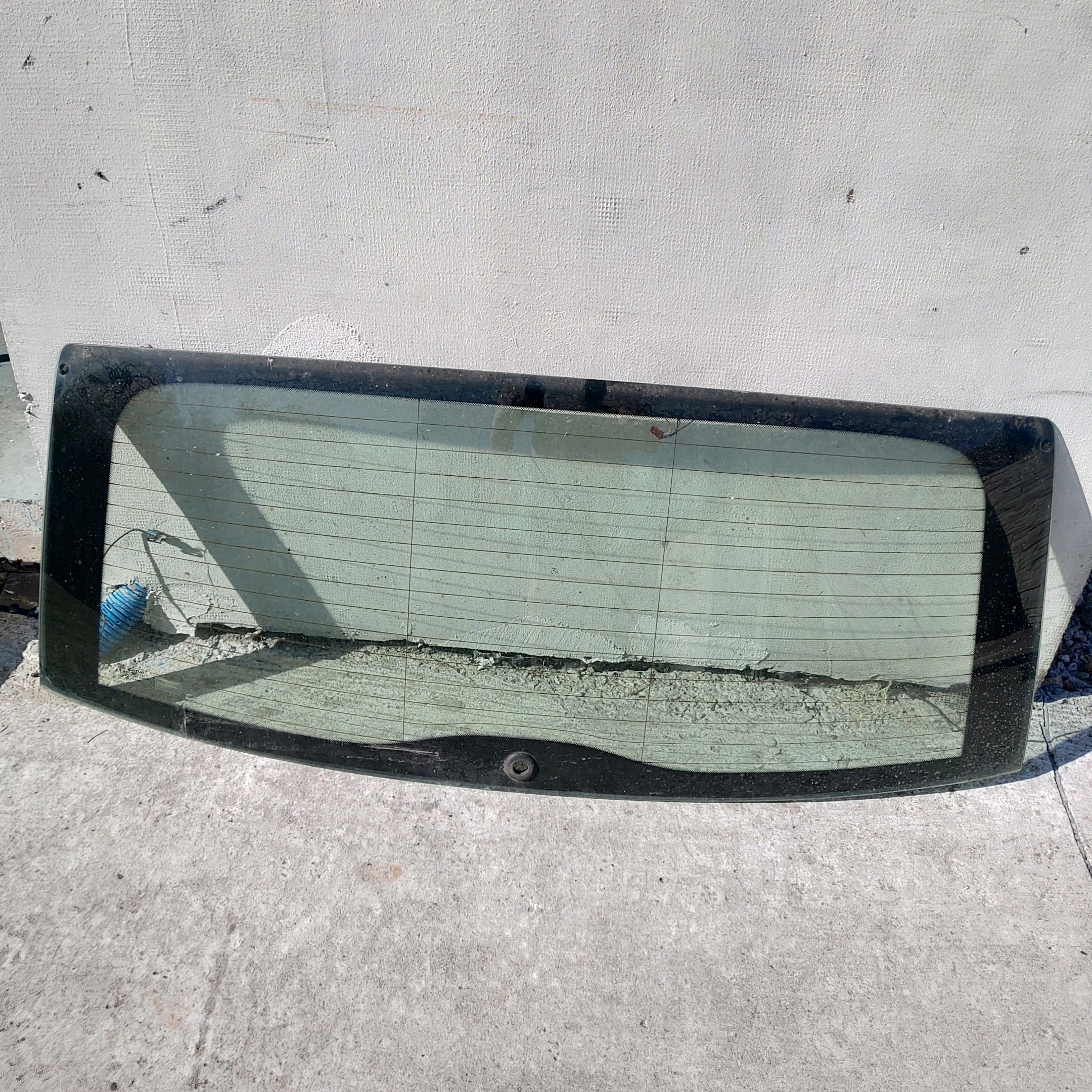 BMW X3 E83 szyba tylna w klapę antena oryginalna