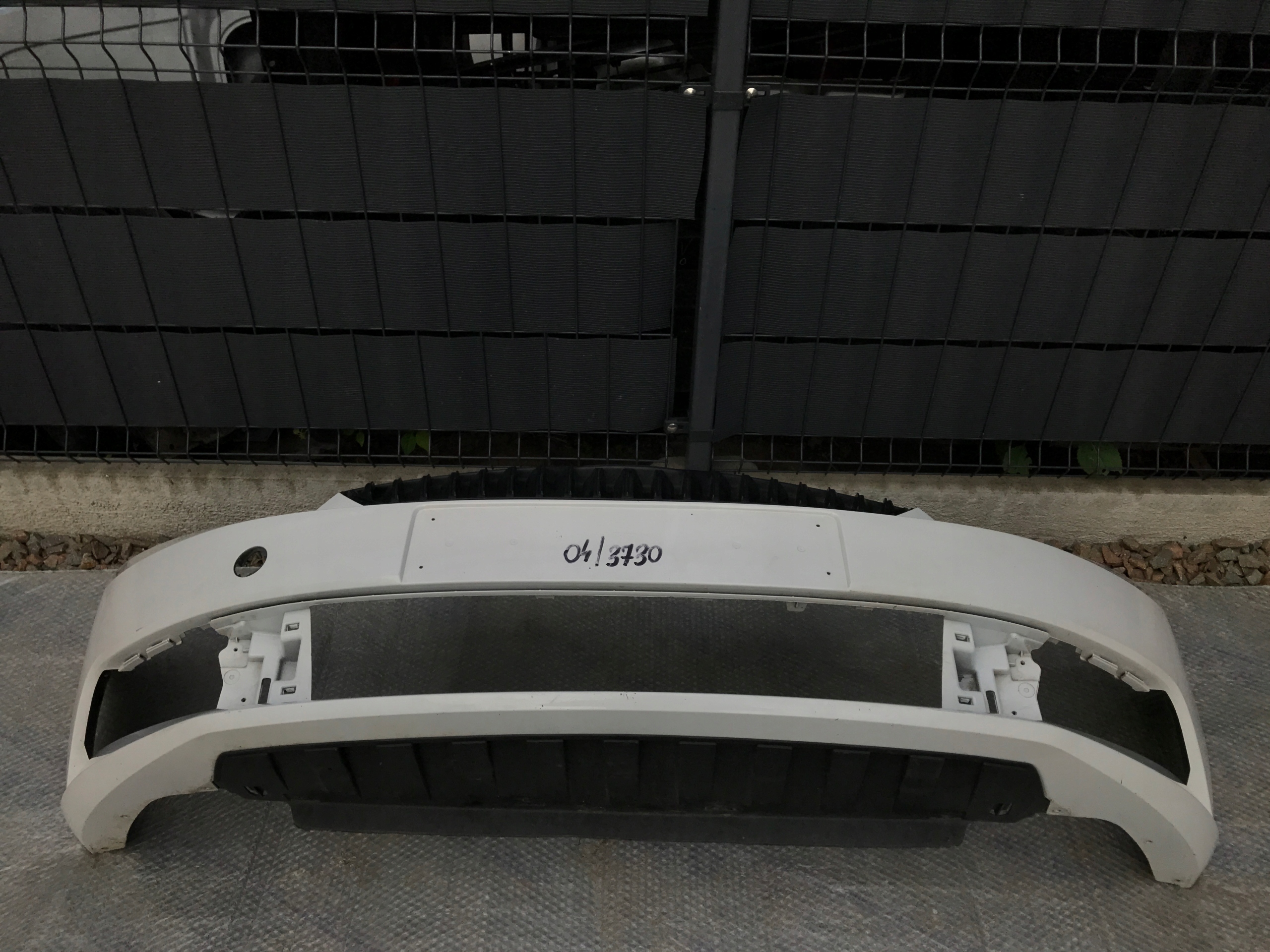 SKODA FABIA 3 III 6V ZDERZAK PRZÓD 2014-2018 Strona zabudowy przód