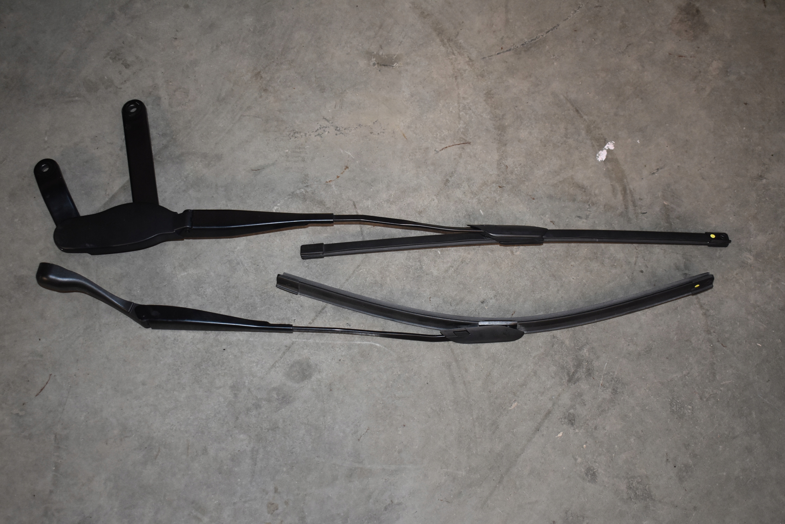 IDEALNE Bracci tergicristallo MERCEDES W206 1