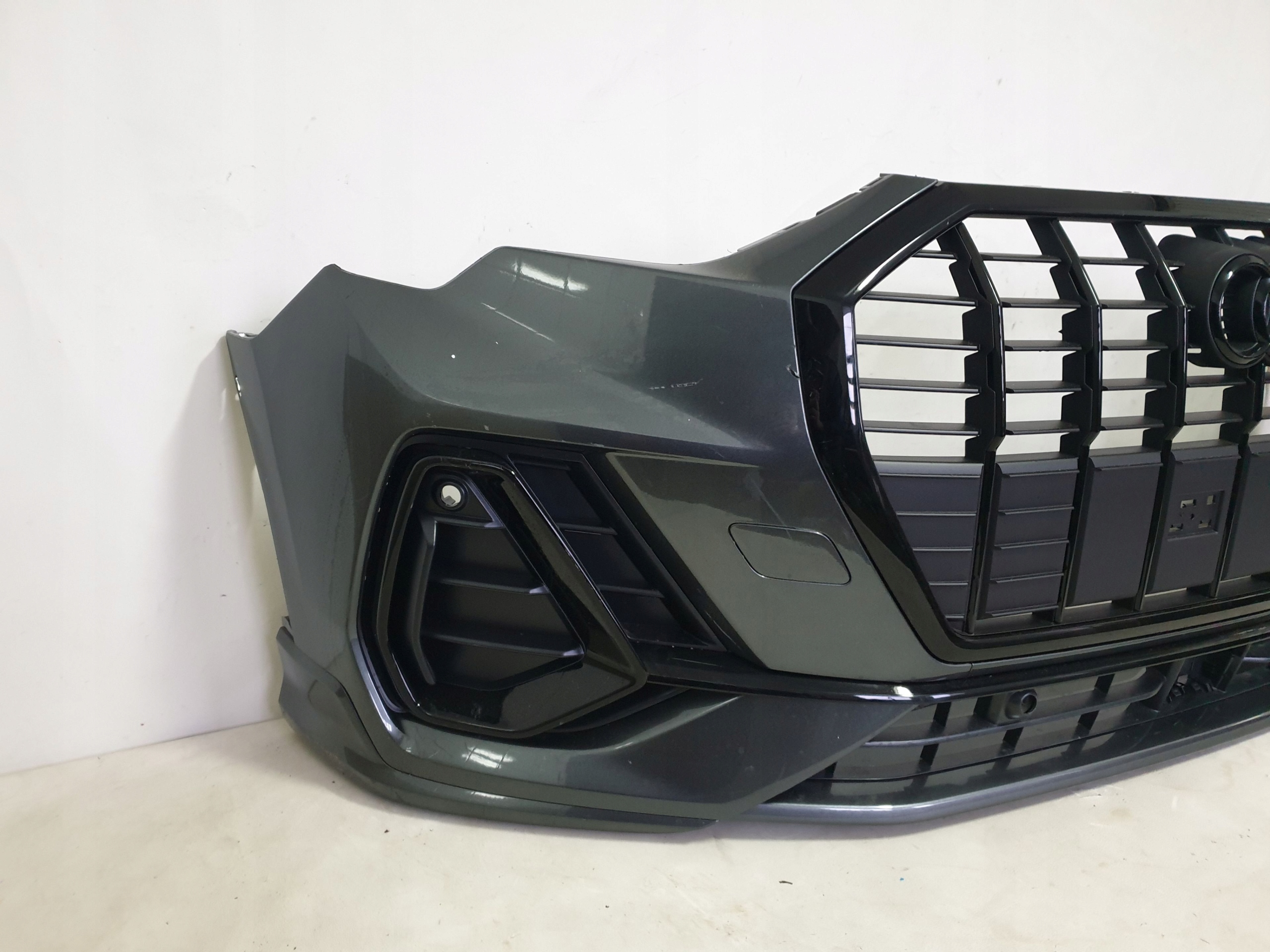 AUDI Q3 II 83A S-LINE 19-25 bumper front 4 x PDC 83A807438D 83A807437D