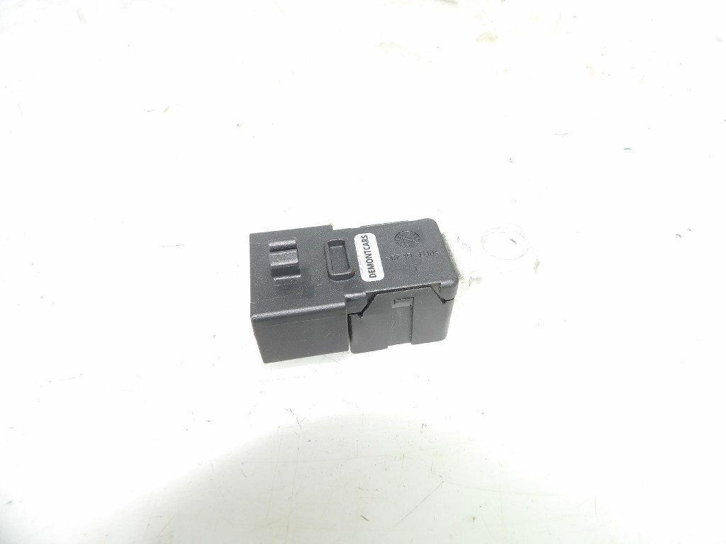RENAULT MEGANE IV module relay ANTENY 283633384R