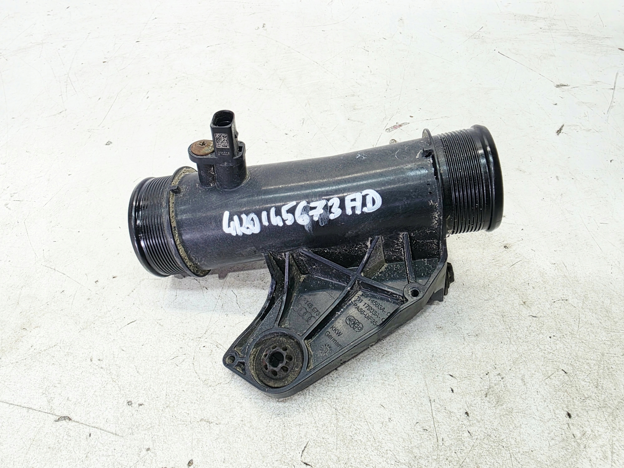 trouba hadice intercoolera AUDI A6 C8 A7 3.0 TDI 4K0145673AD