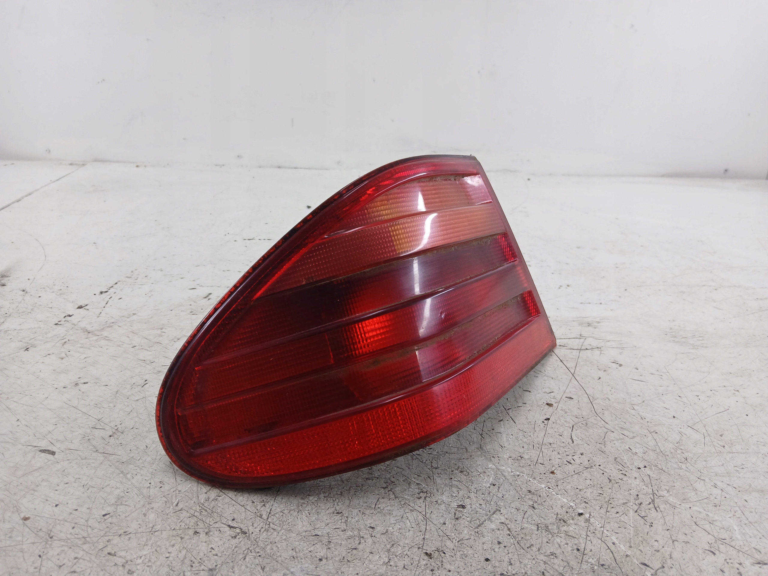 MERCEDES W210 light left rear part sedan
