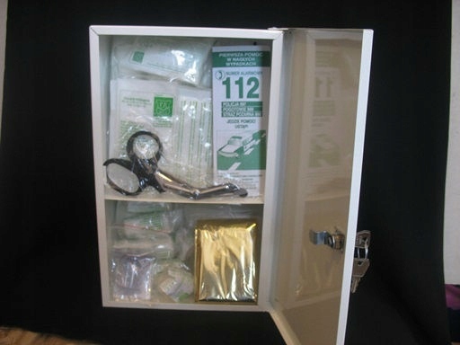 APTECZKA PIERWSZEJ POMOCY PRZEMYSŁOWA ZAKŁADOWA 40 Marka inna