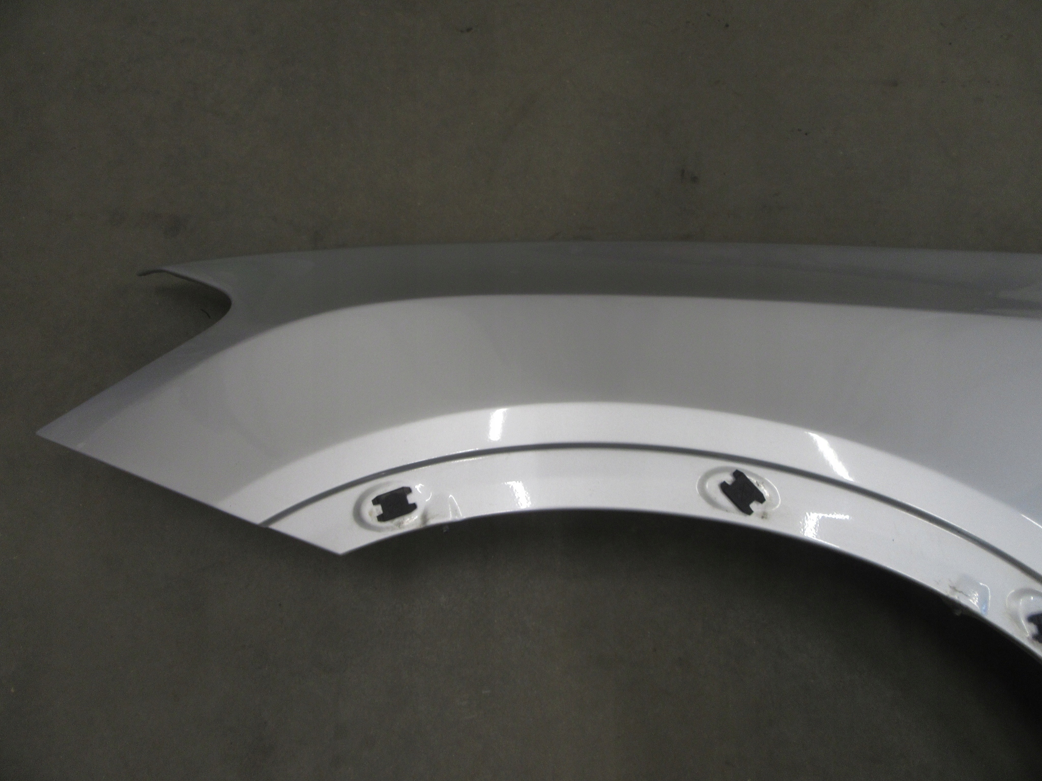 fender left front BMW F25 X3 Titansilber 354