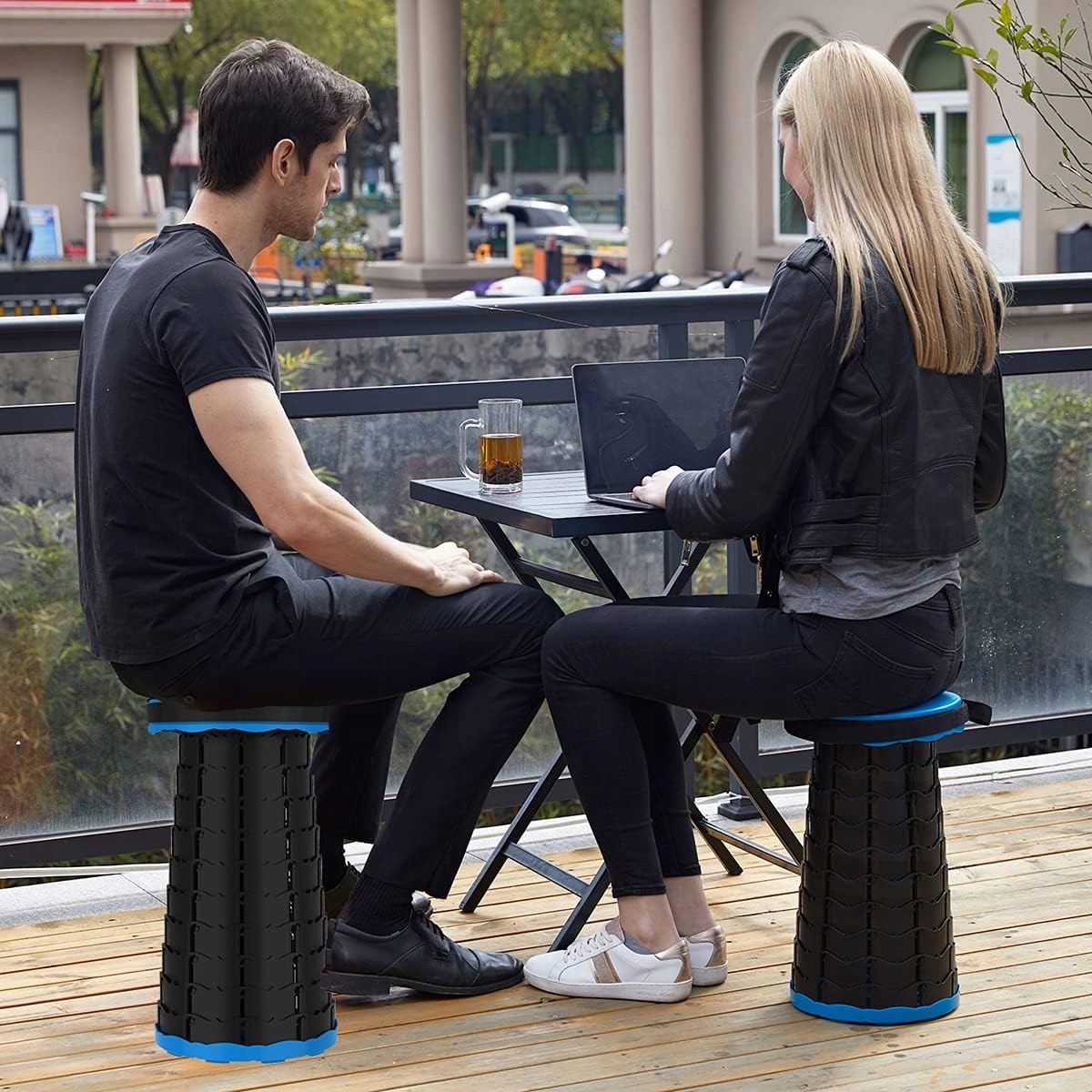 PRZENOŚNY SKŁADANY TABORET, LEKKI TABORET TELESKOPOWY NOŚNOŚĆ 150KG, 7-47CM Kolor dominujący odcienie niebieskiego