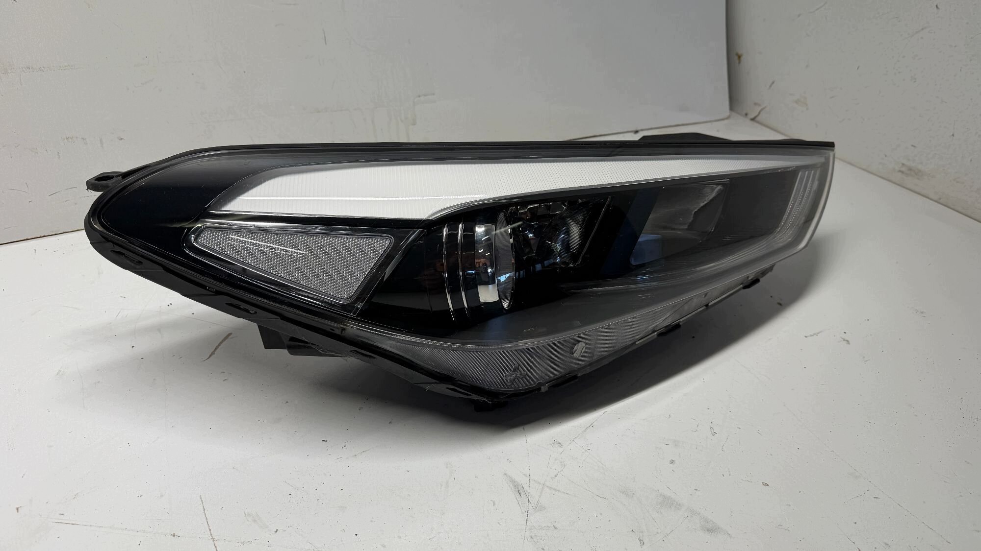 HYUNDAI TUCSON III light right right front front DOSWIETLANIE 15-18