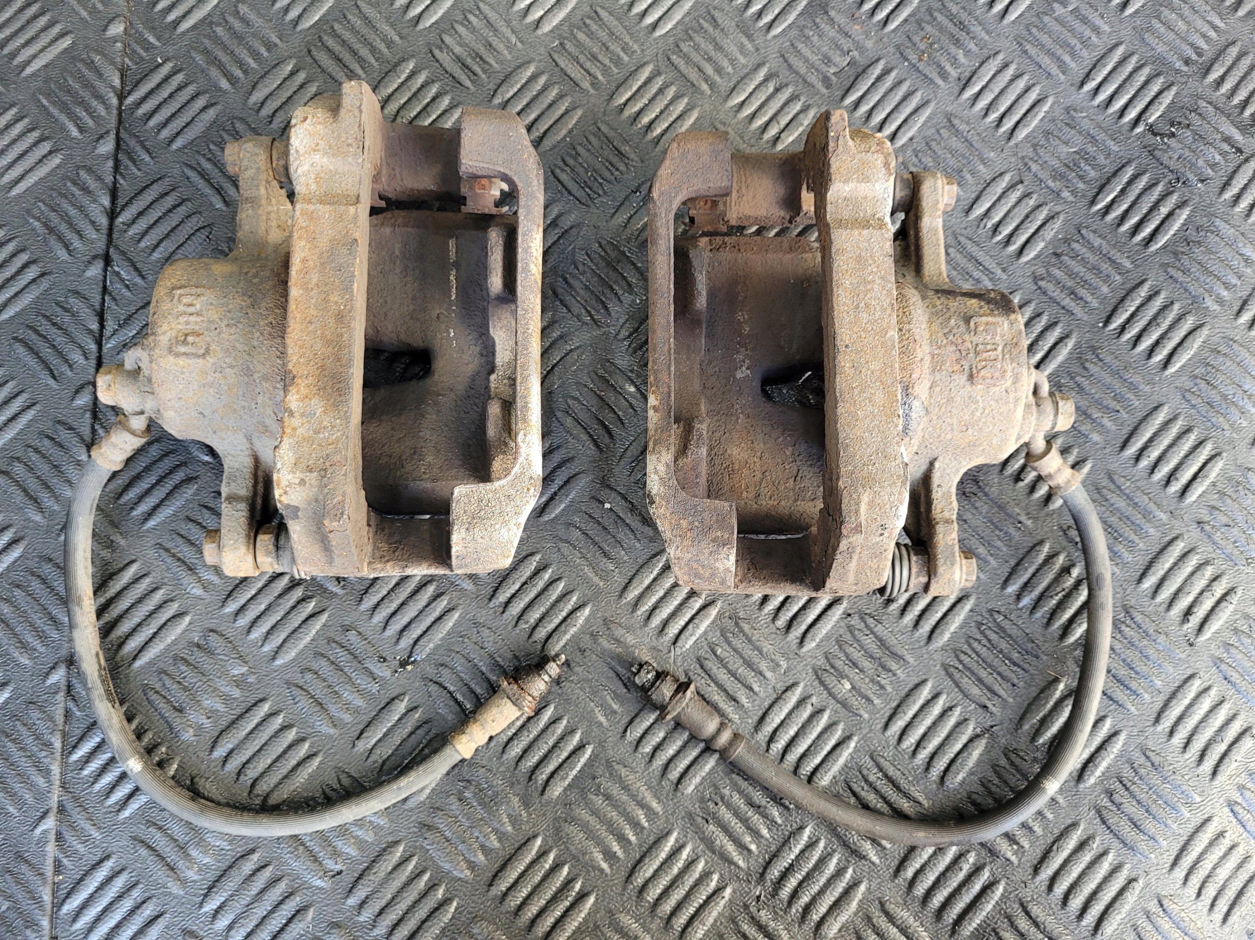 caliper front front rear part rear left right LEXUS IS III 300 H 2.5