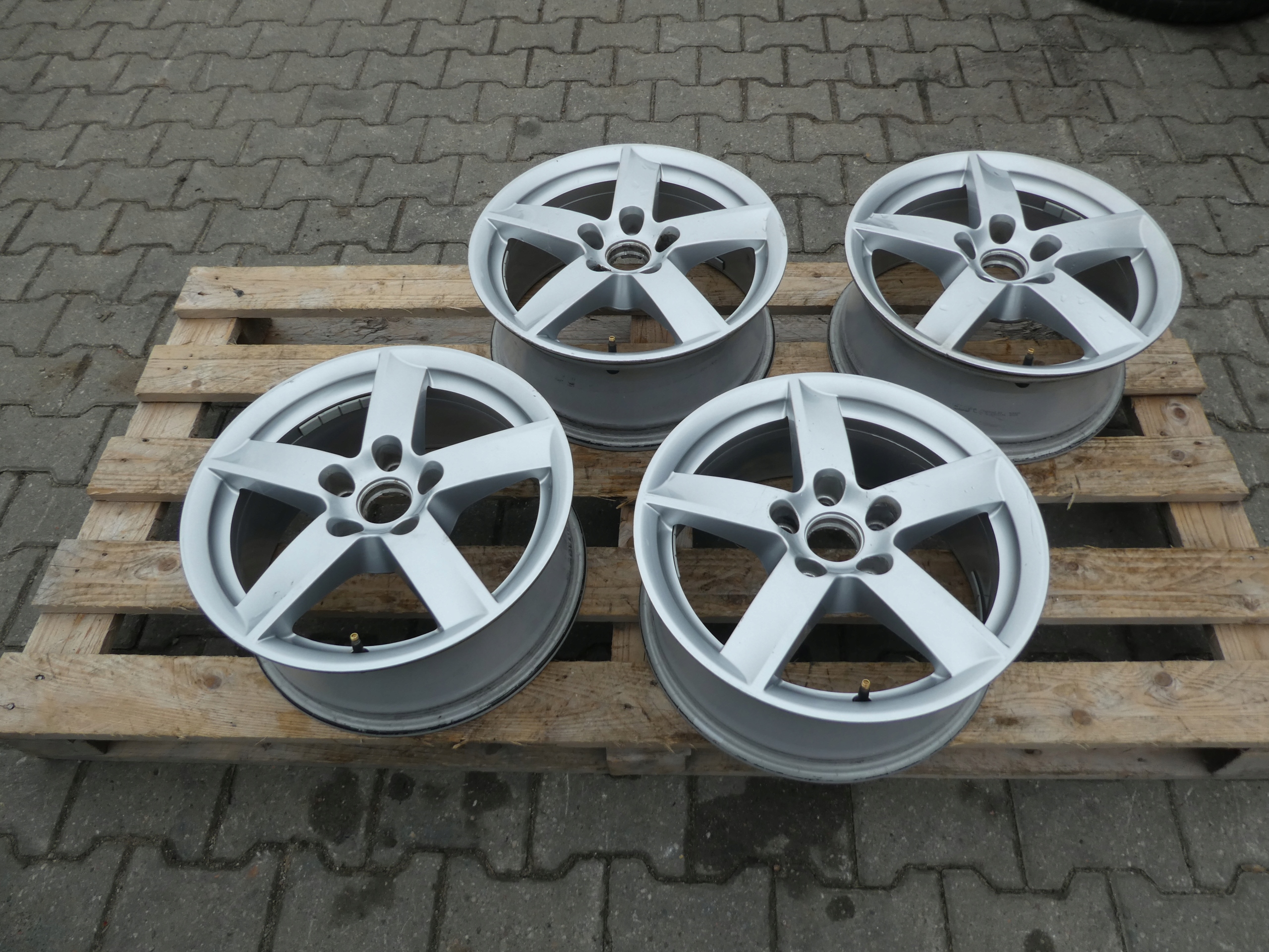 4X discs aluminium disc VW 7N5601025