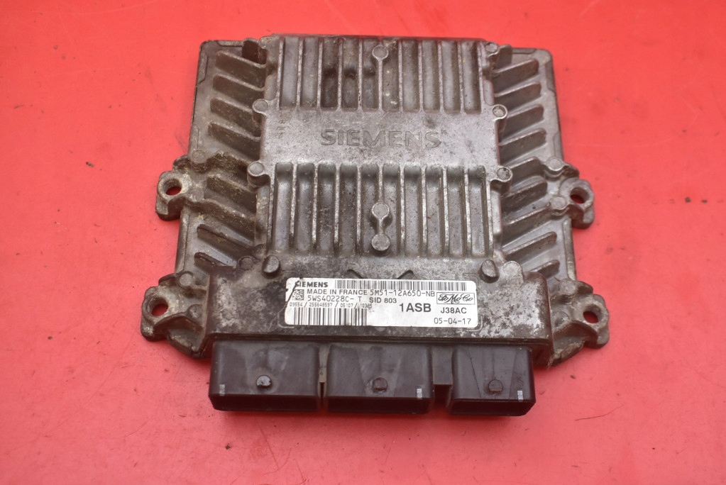 control unit computer of the engine 5M51-12A650-NB 5WS40228C FORD FOCUS MK2 2.0 TDCI