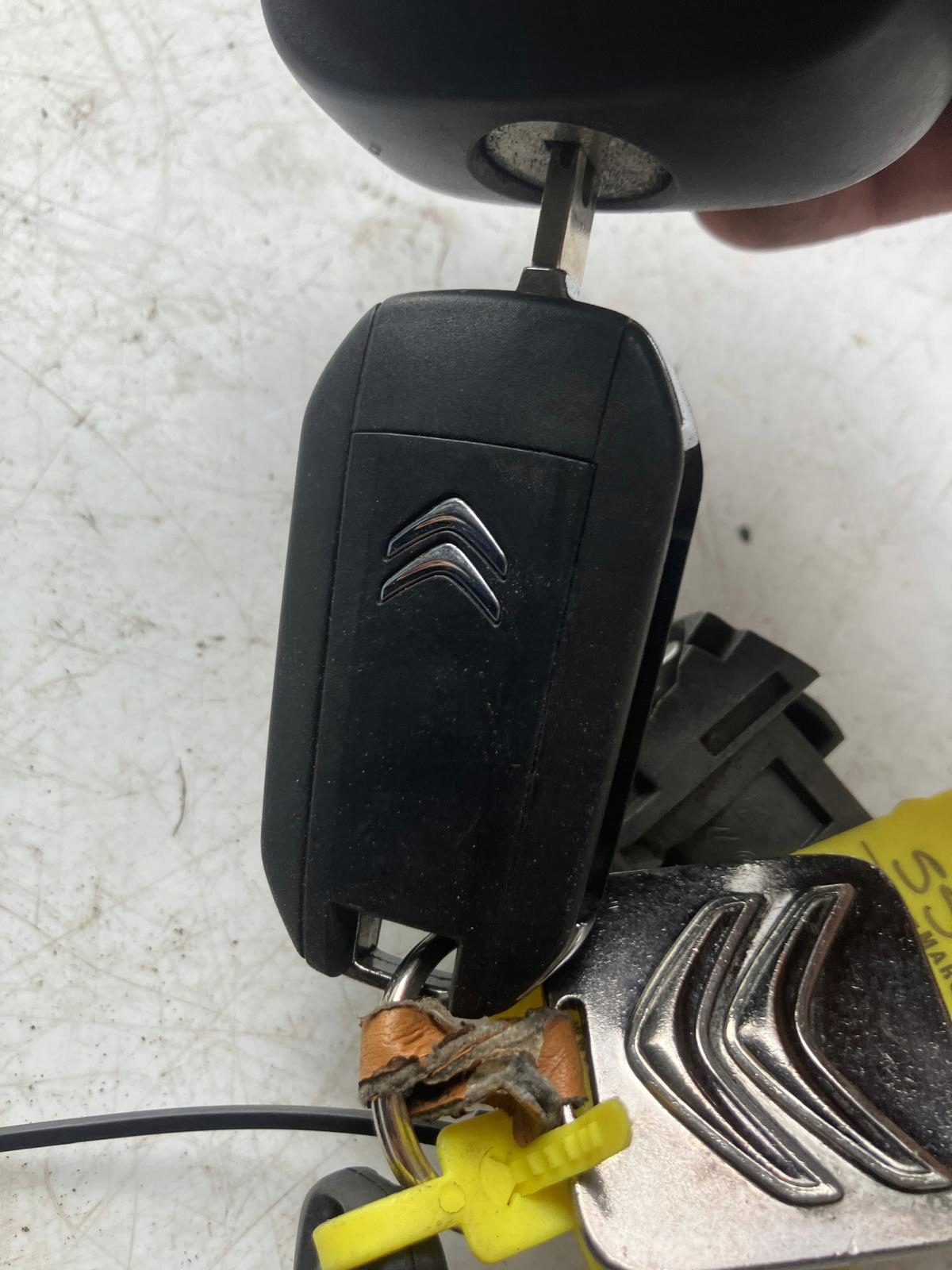 Allumage Insert 2 KLUCZYKI WLEWKA CITROEN C4 CACTUS