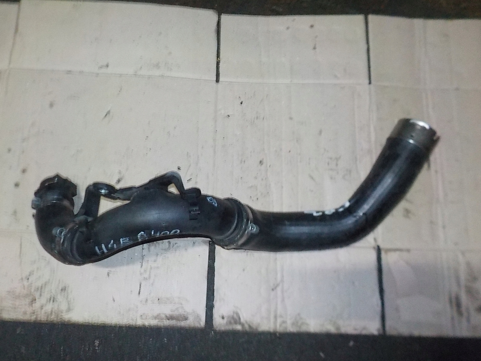 ТРУБКА ИНТЕРКУЛЕРА CAPTUR 0.9 TCE 6670973A 6670974