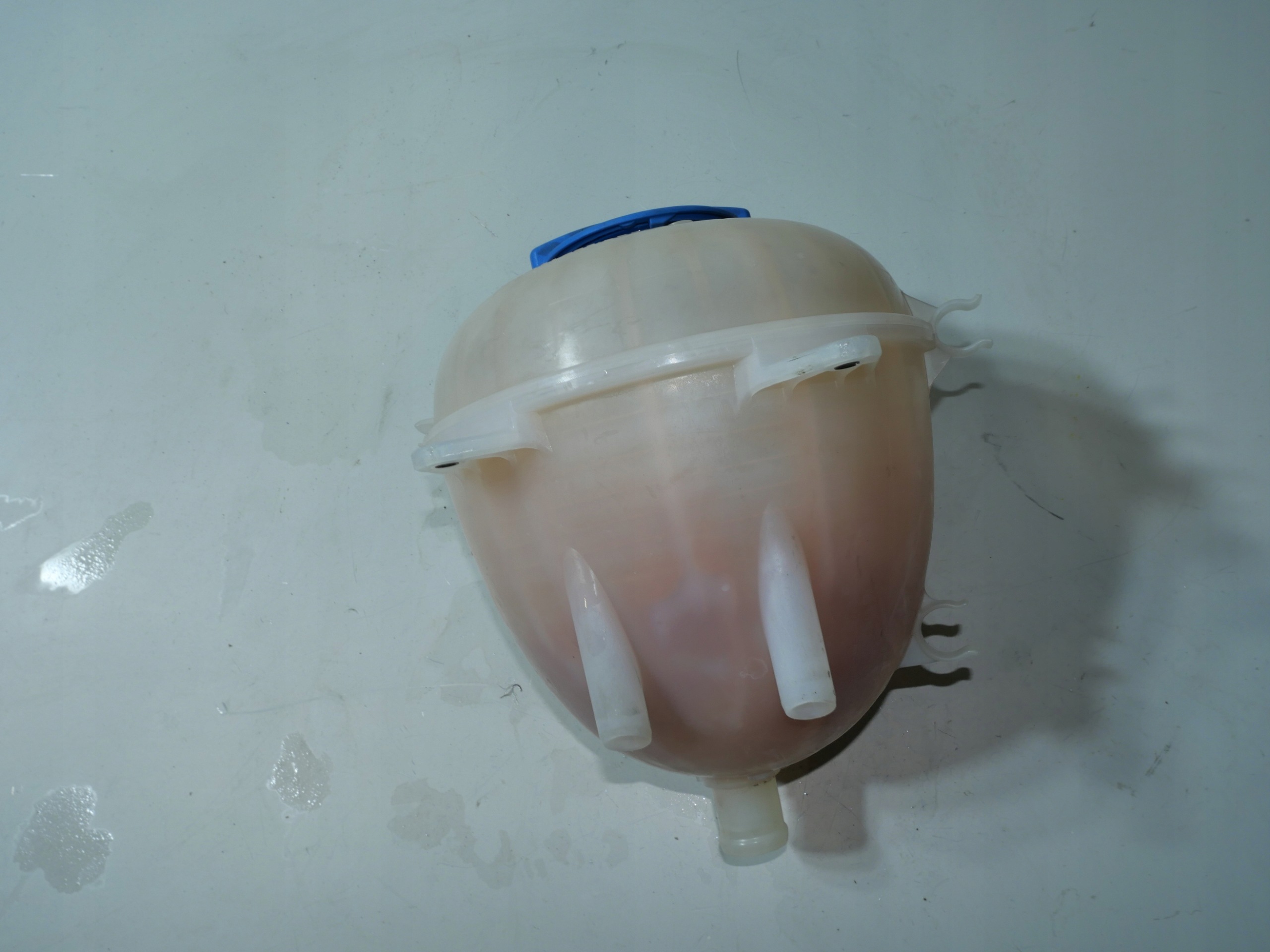 VW T6 water tank 7E0121407B