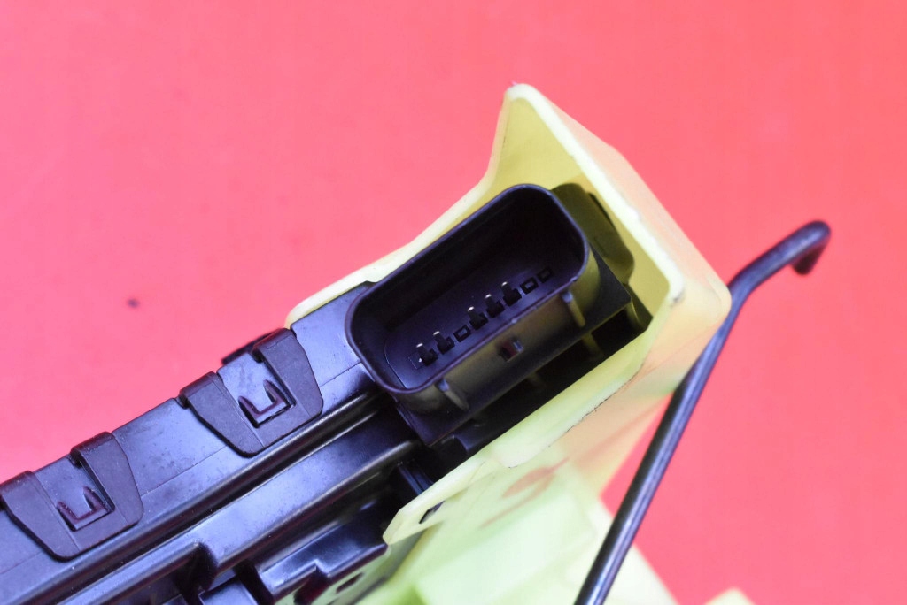 lock door left front front EU 81310-R2010 KIA SPORTAGE 5 V 21-25