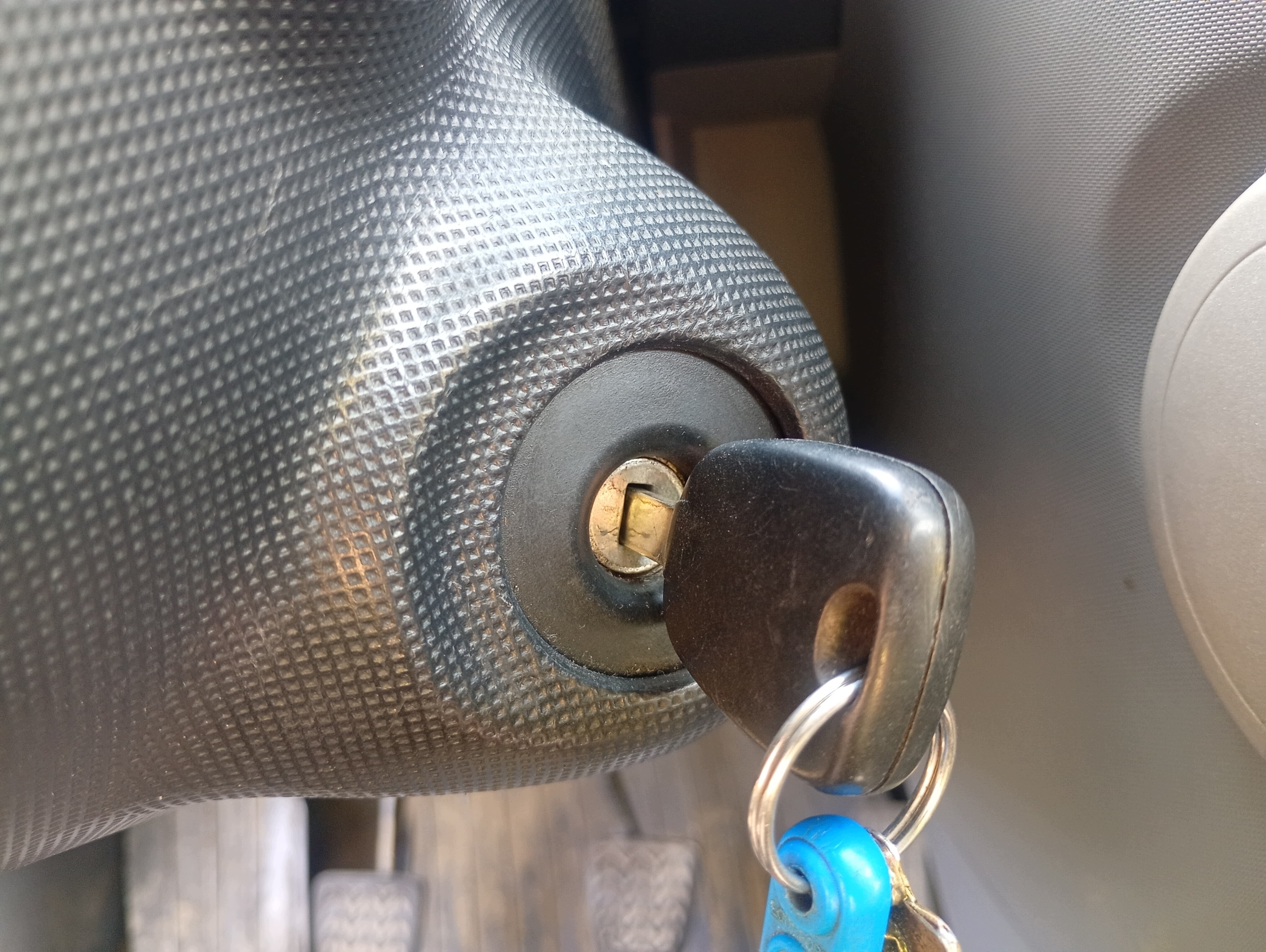 ignition z with key Peugeot 107 05-08 1.0