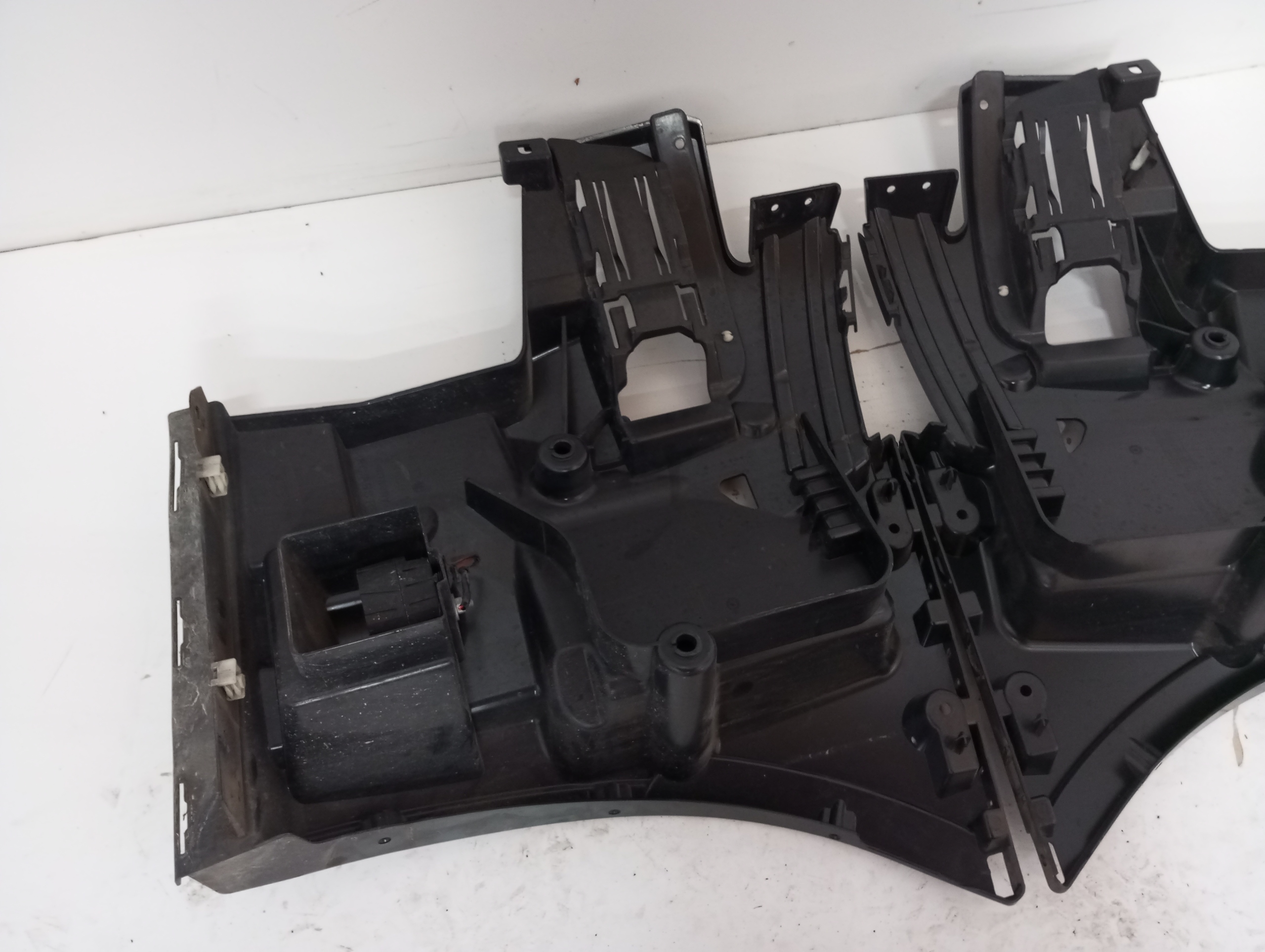 bumper bracket rear part TOYOTA SUPRA 22R 8811344 right