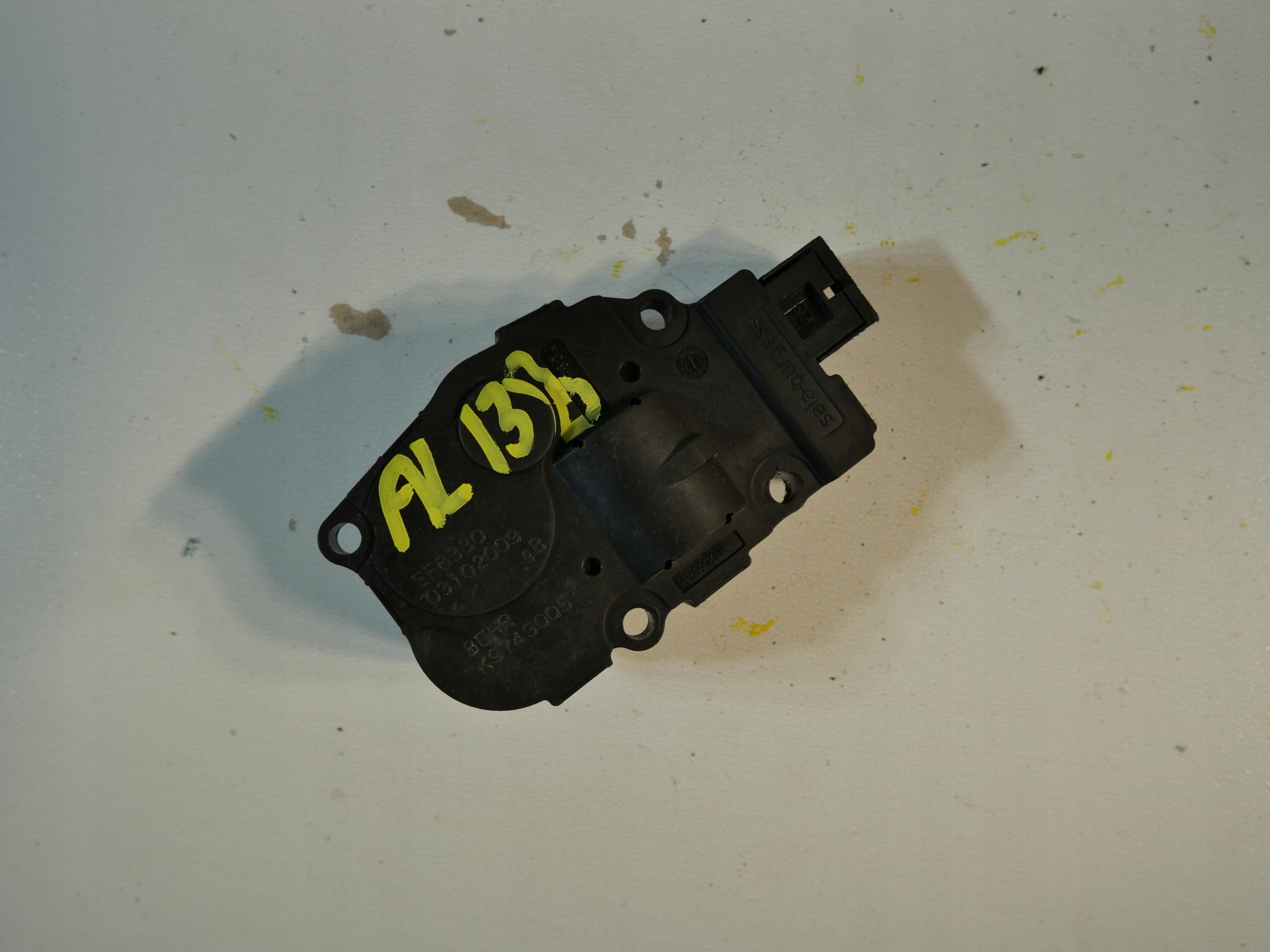 aircon recirculation flap motor AUDI A4 B8 A5 8T Q5 EFB330