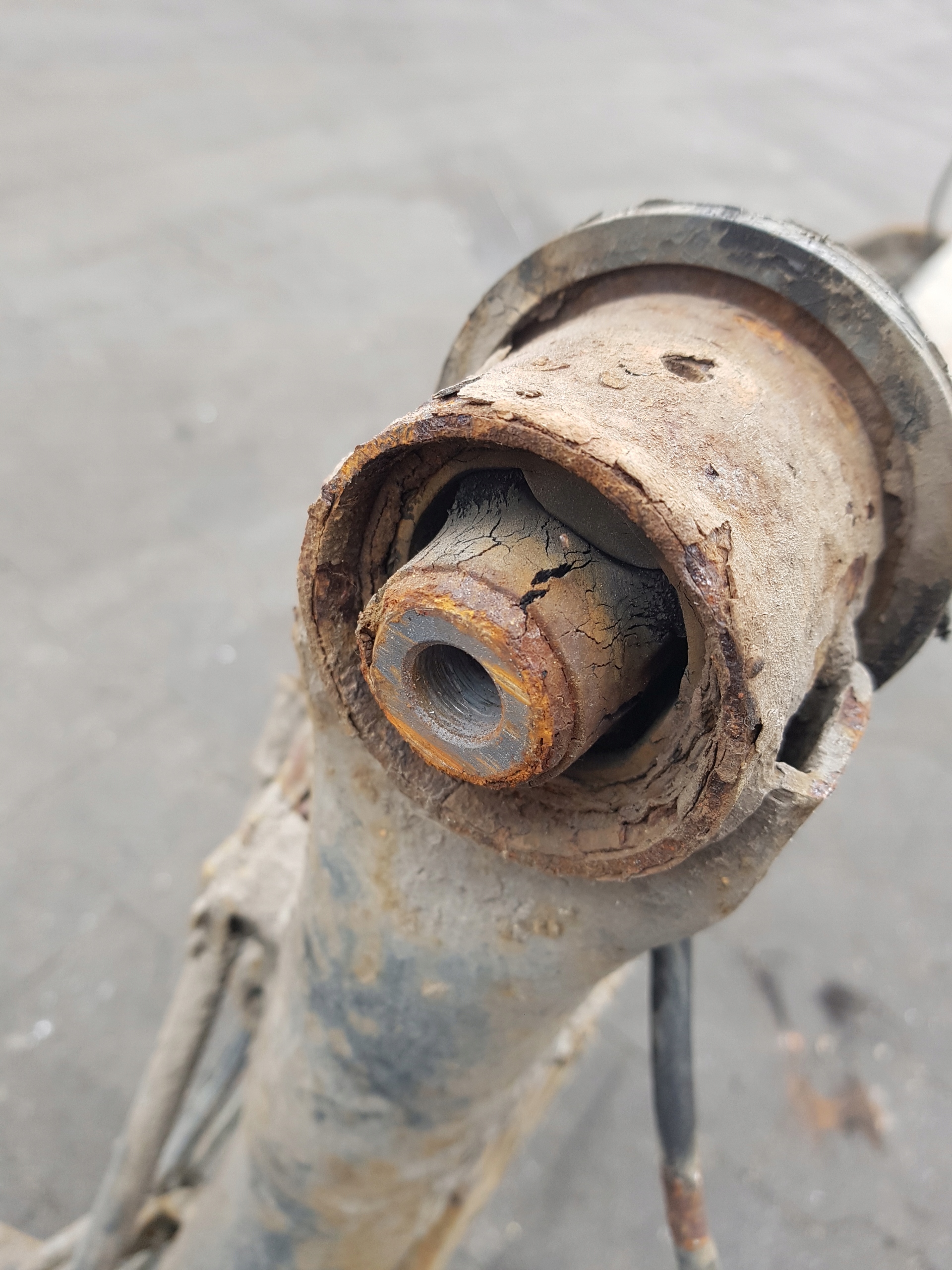 sider axis rear springing SUZUKI SWIFT 4