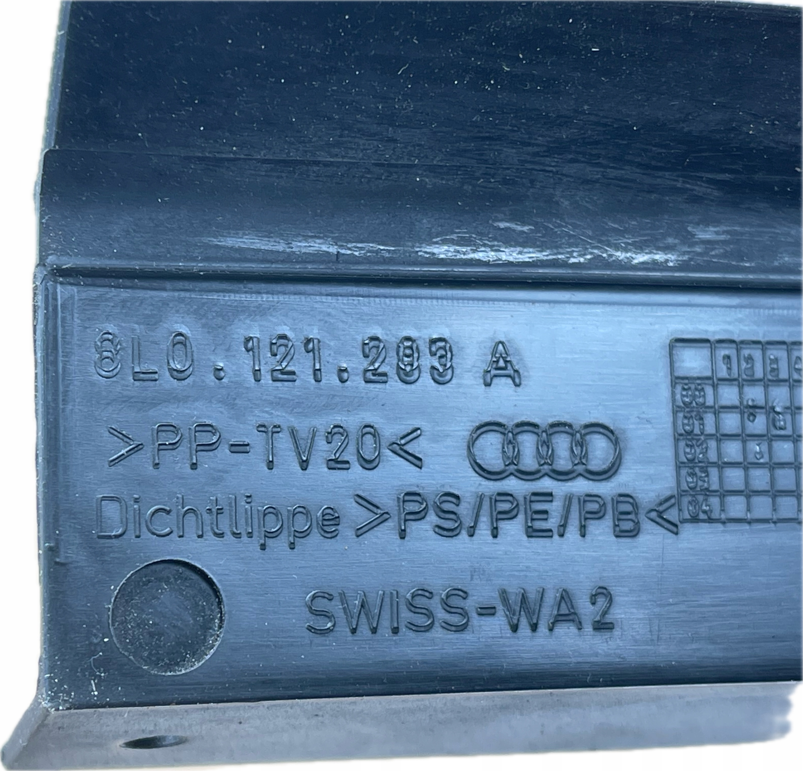 AUDI A3 8L LIFT luftansaugkanal links 8L0121283A