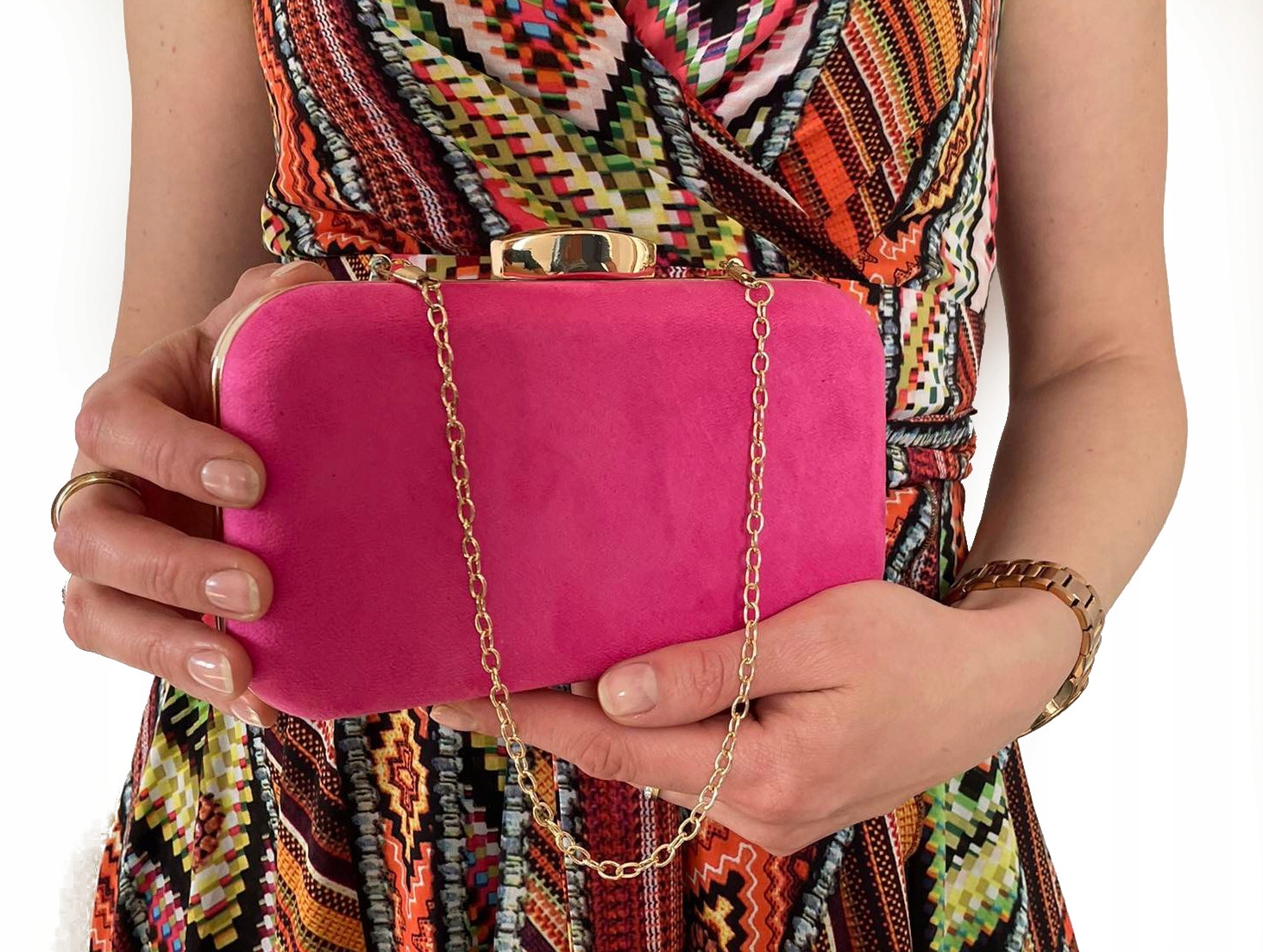 ZAMSZOWA TOREBKA DAMSKA PUZDERKO NA ŁAŃCUSZKU Materiał dominujący skóra ekologiczna zamszowa