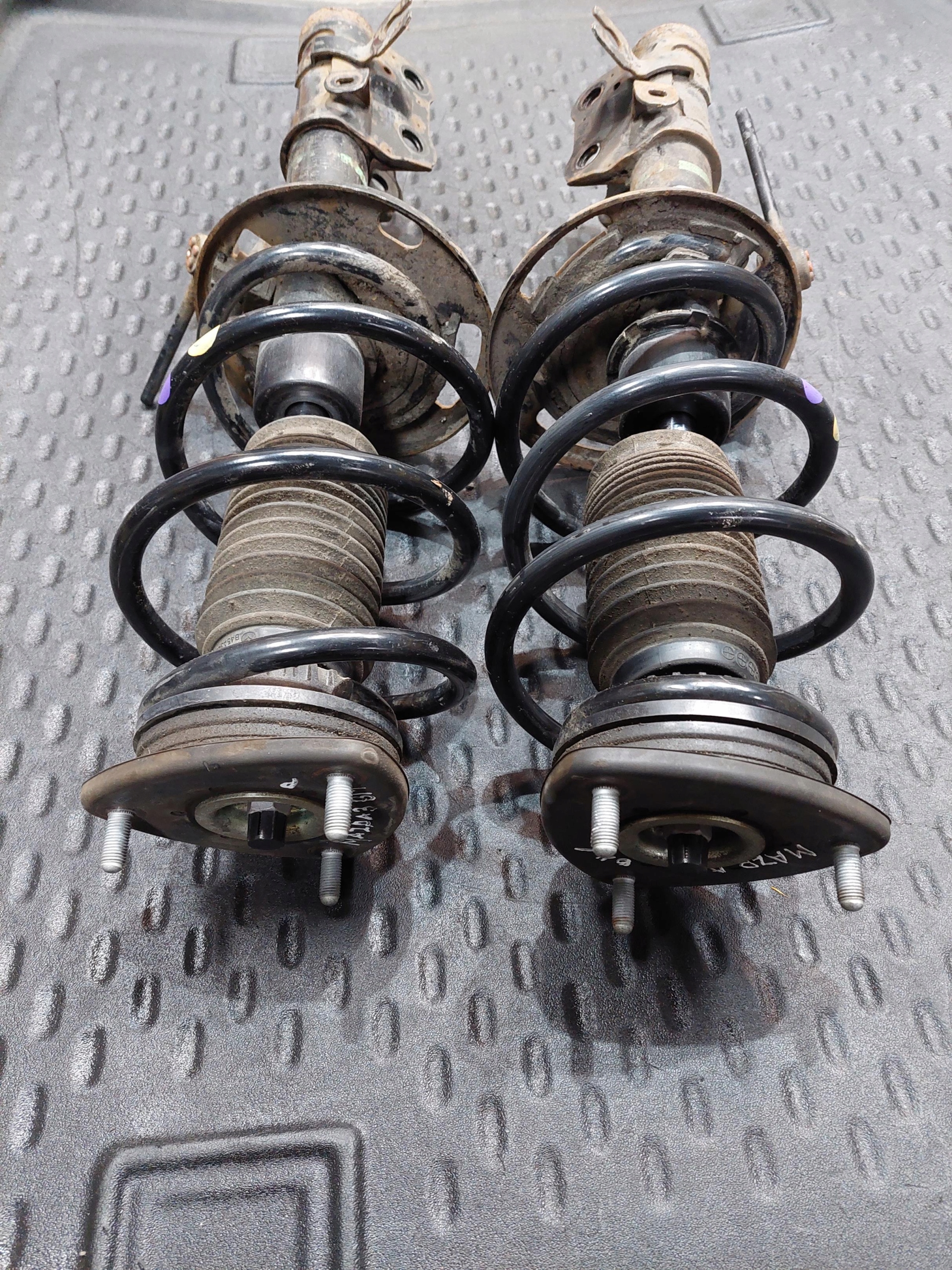 shock absorber front right left 2.2 D MAZDA 3 III BM