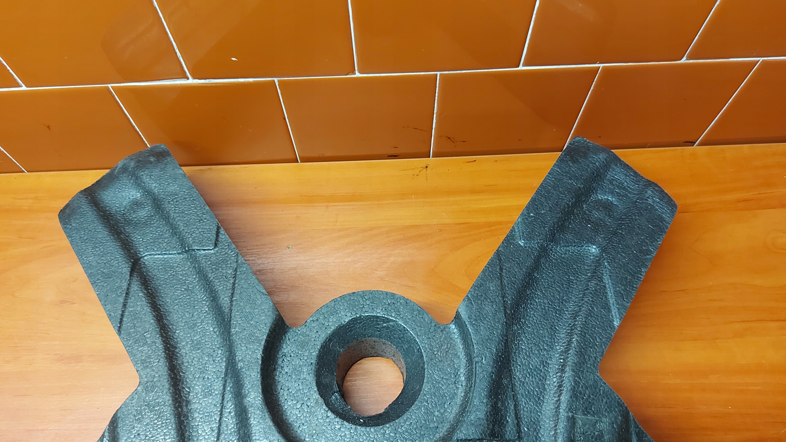 STYROPIOAN boot floor well SEAT LEON III
