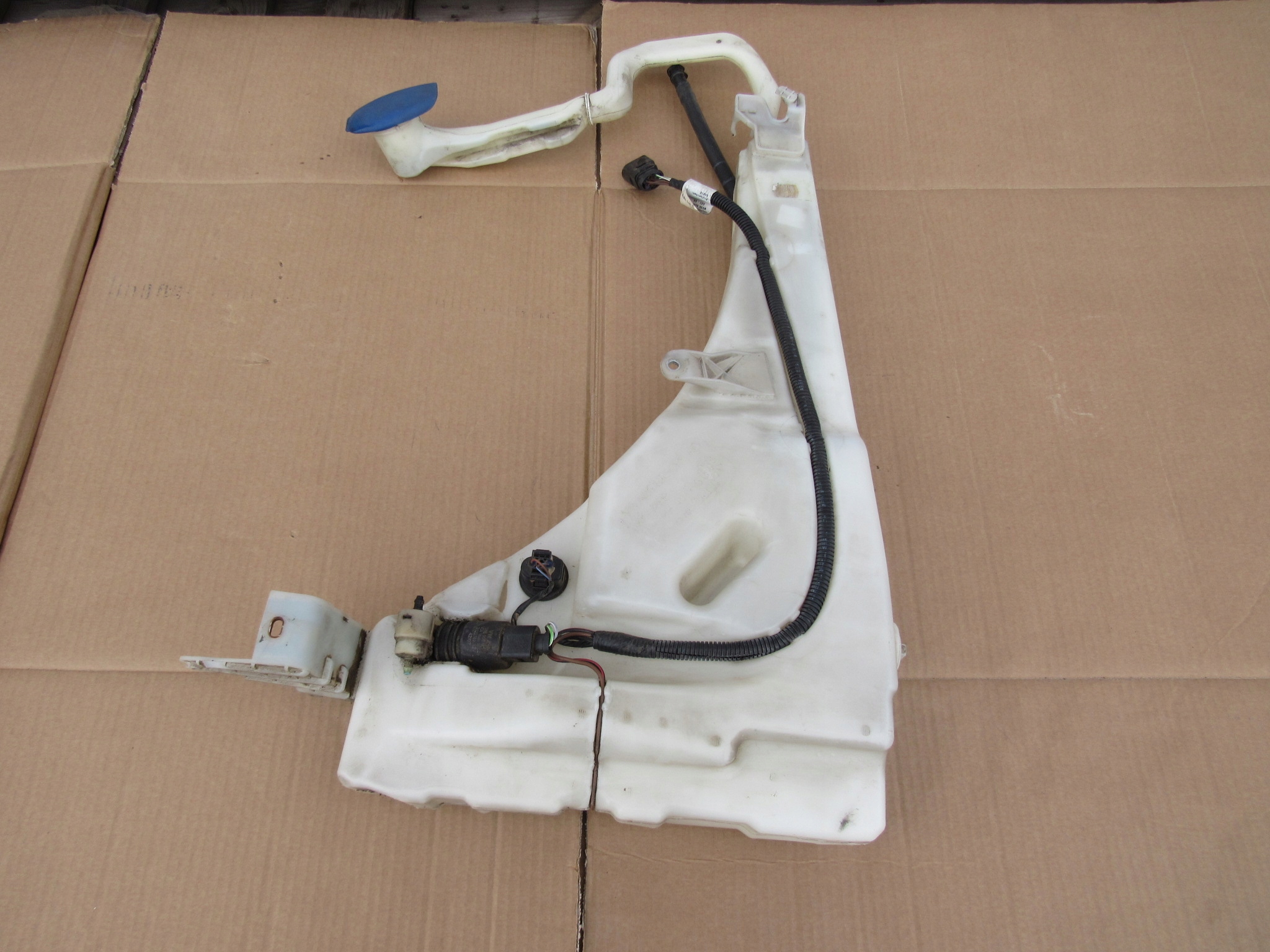 Porsche OEl0955453fg бачок омивача бак