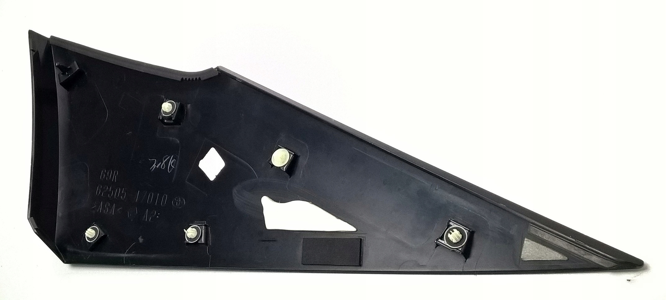 TOYOTA PRIUS IV 2015 OSLONA SLUPKA PRAWA TYL ORYG Car type Passenger cars