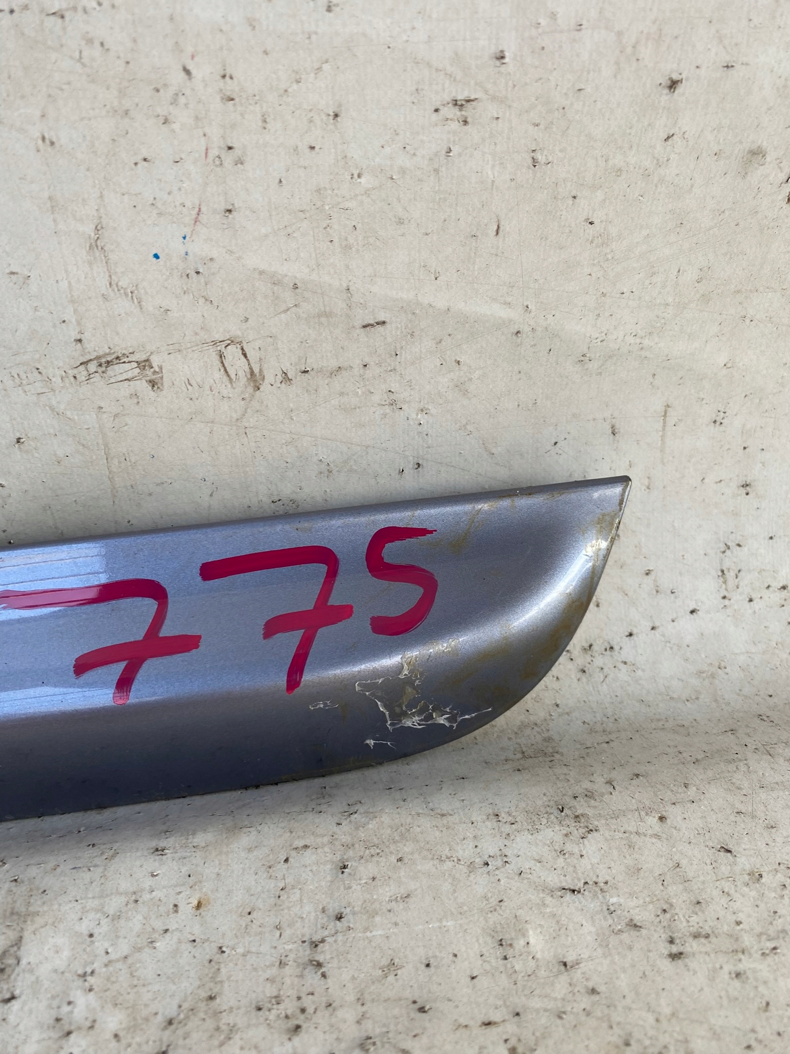 AUDI A4 B6 00- lower moulding door left rear part 8E0853969