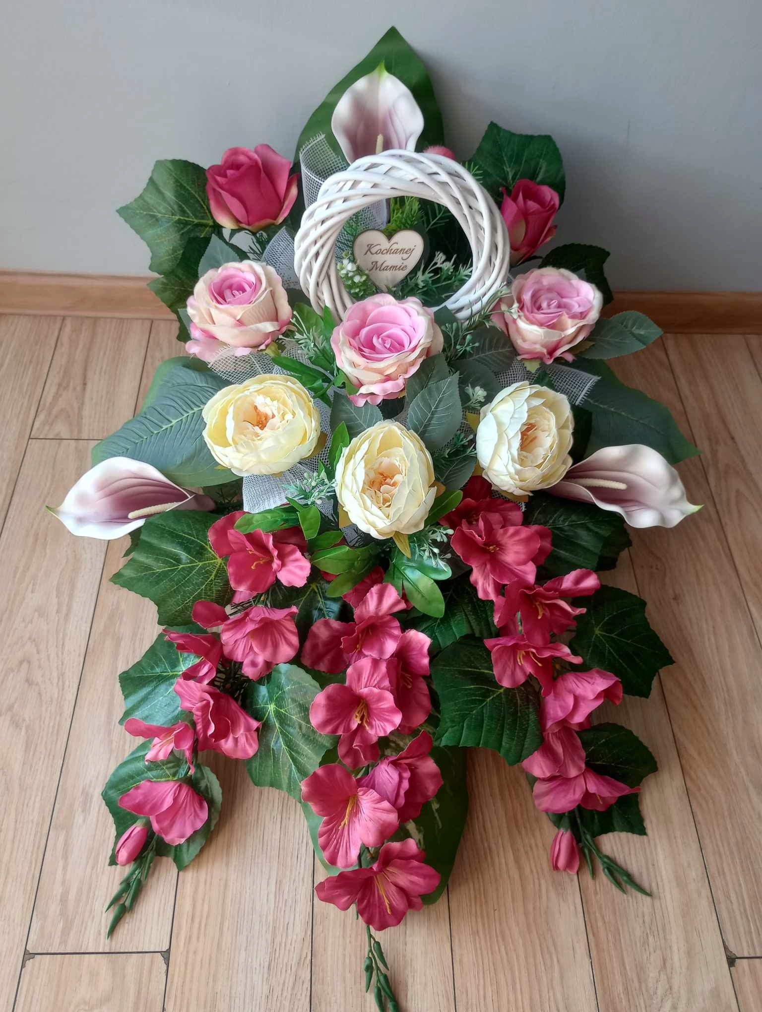 Stroik na cmentarz GRÓB kompozycja KWIATY koło wiklinowe Kod producenta frezja