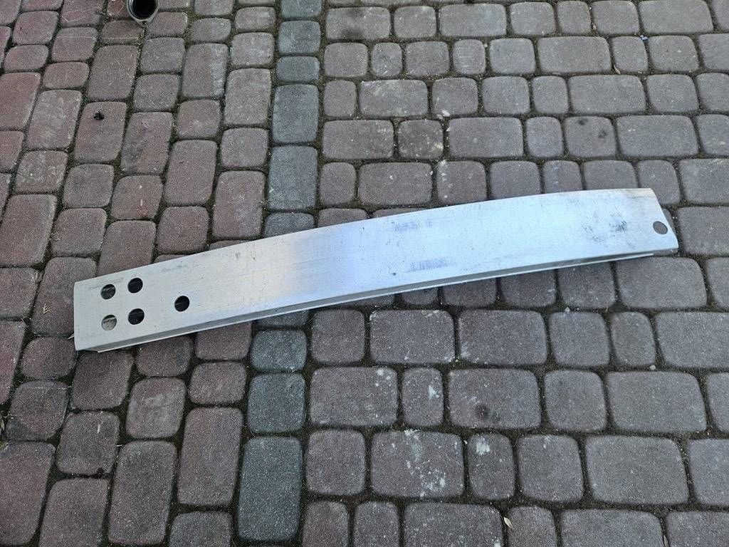 bumper support front of the front pillar Toyota Highlander XU70