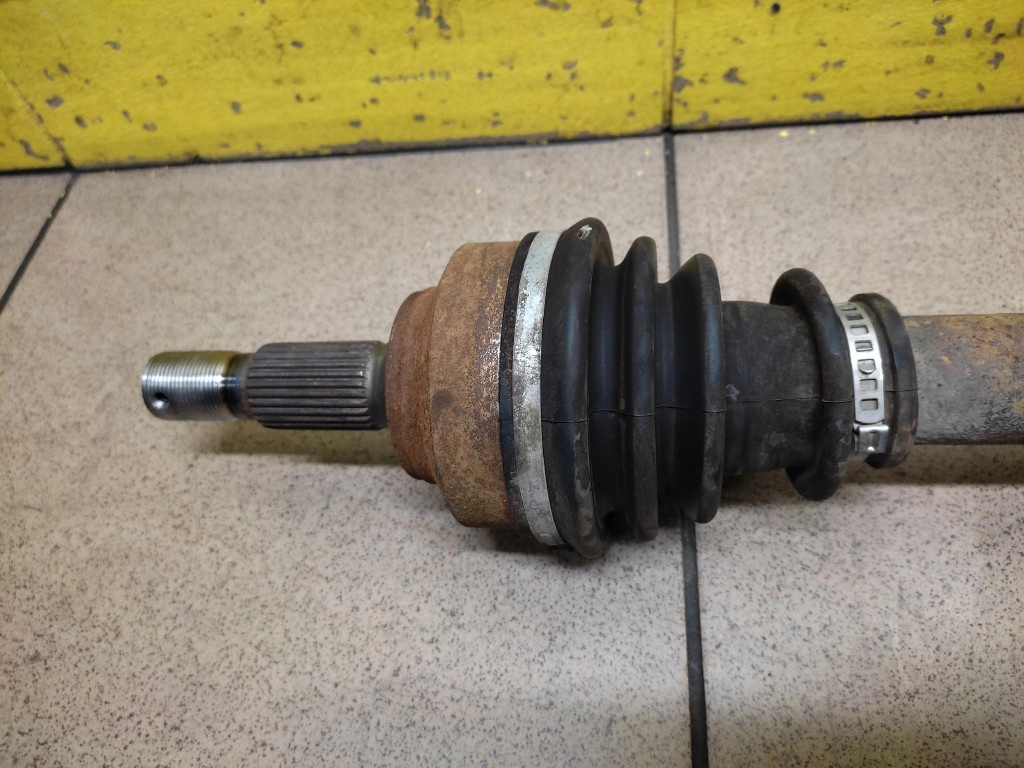 PEUGEOT 407 2.0 semi-axis left