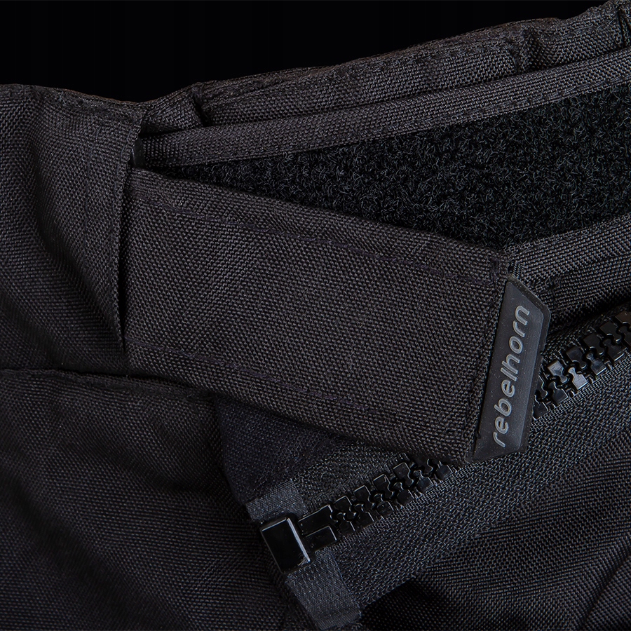 TEKSTYLNE SPODNIE MOTOCYKLOWE REBELHORN CUBBY 5XL Model CUBBY III