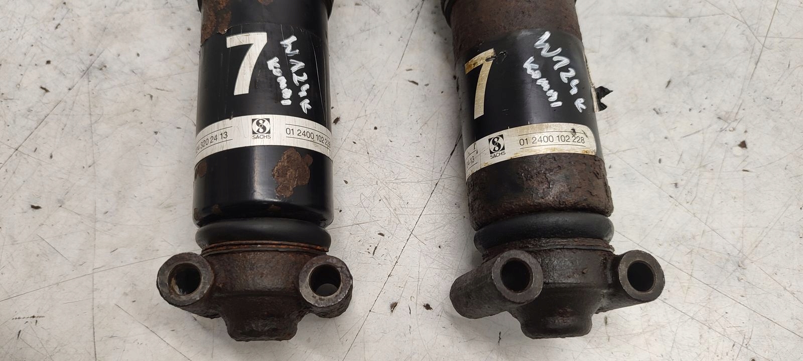 Stoßdämpfer heck hinten Mercedes W124 2,2b