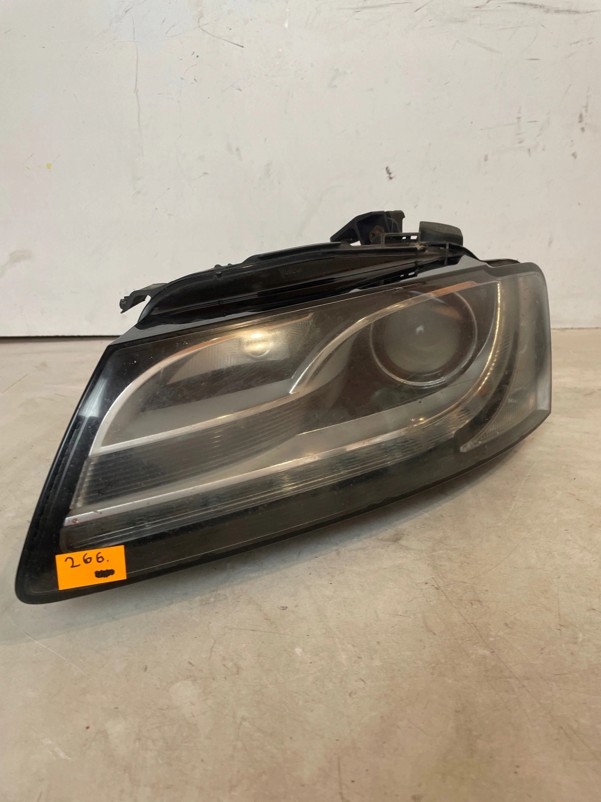 light front front left Audi A5 8T Xenon UK