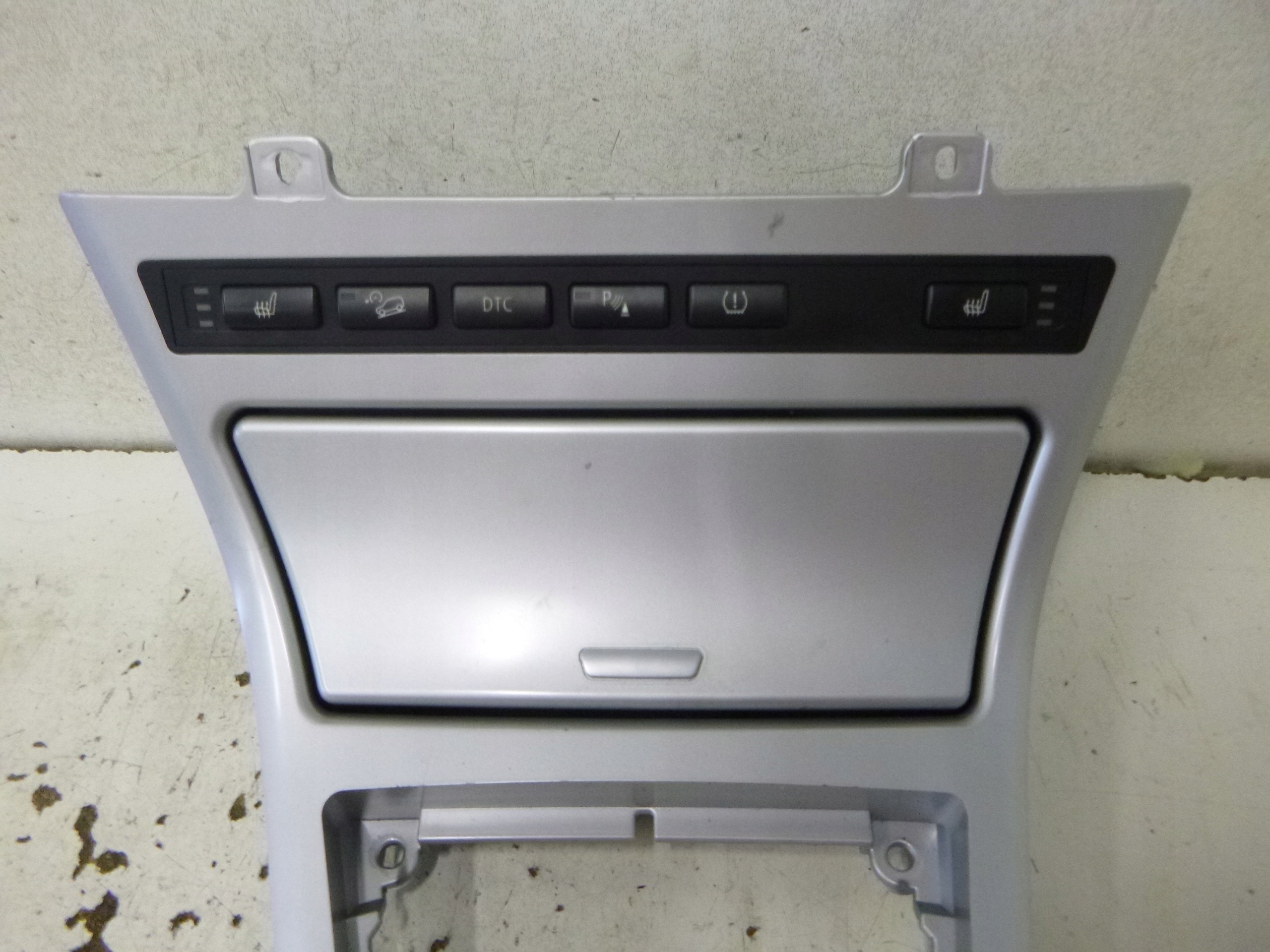 Tunel mitte BMW X3 E83 2008r. 3411706
