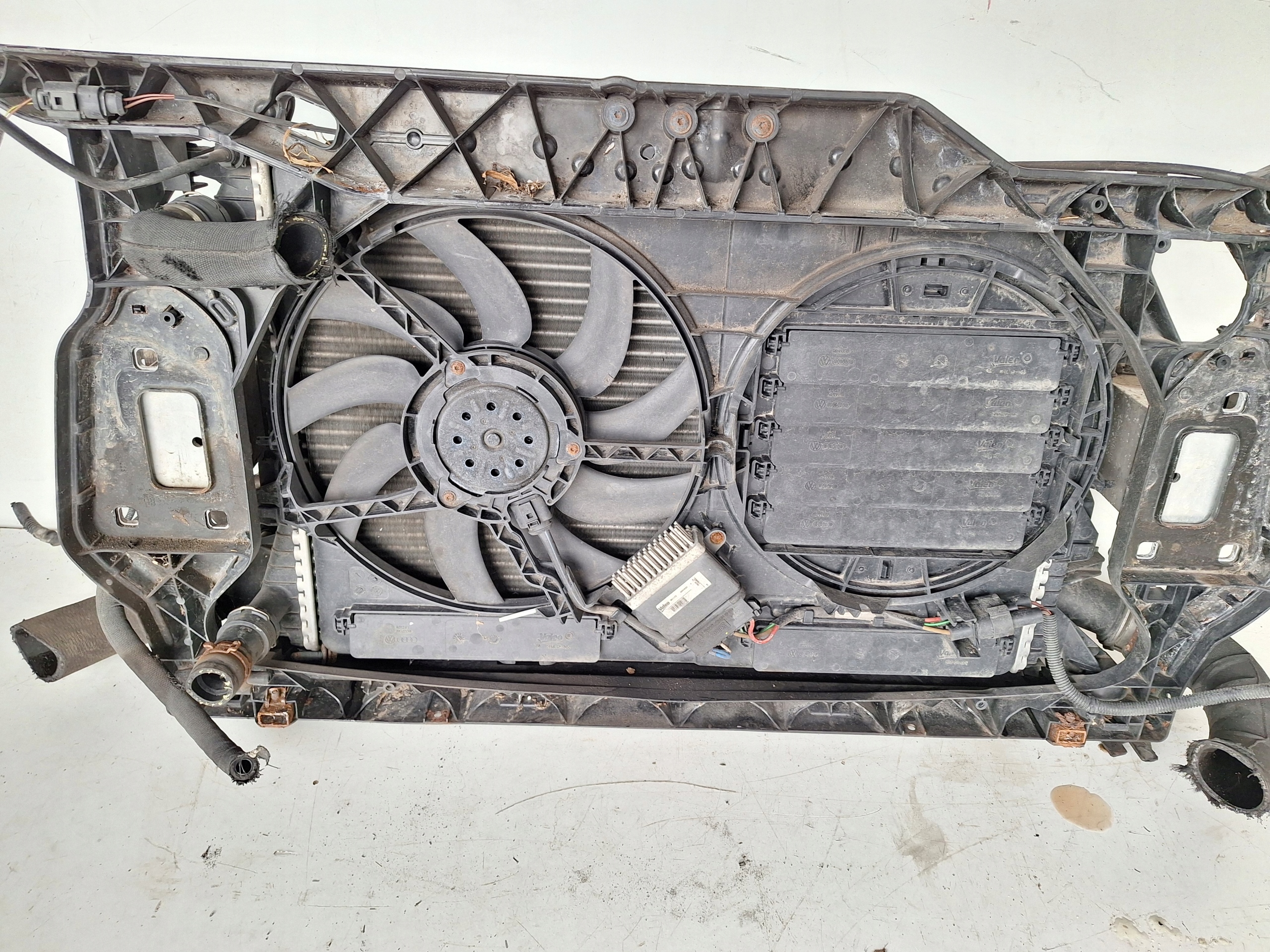 AUDI A4 B8 8K 08-11 support panel for radiators 2.0 TDI CR