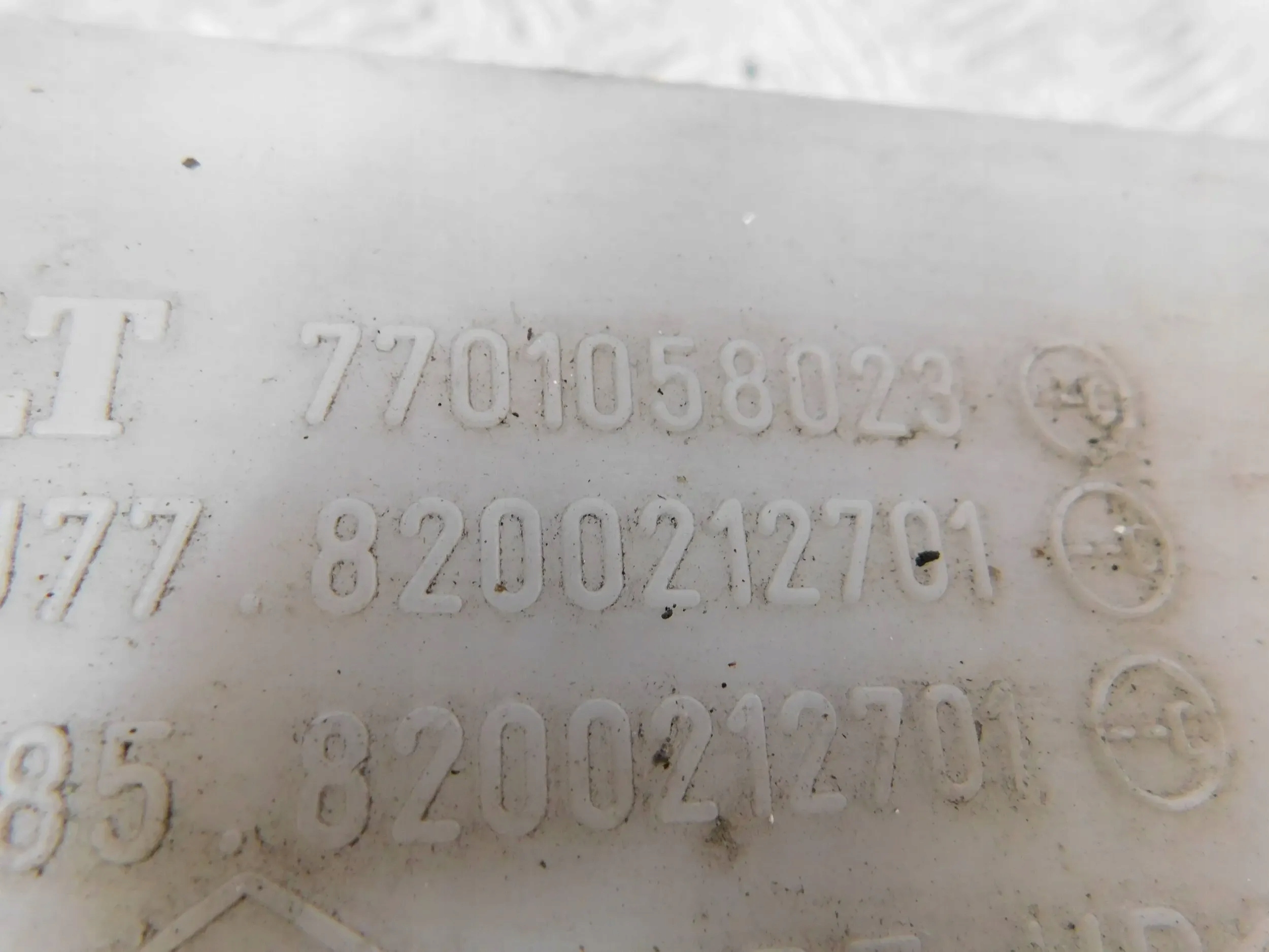 washer fluid tank RENAULT CLIO III 3