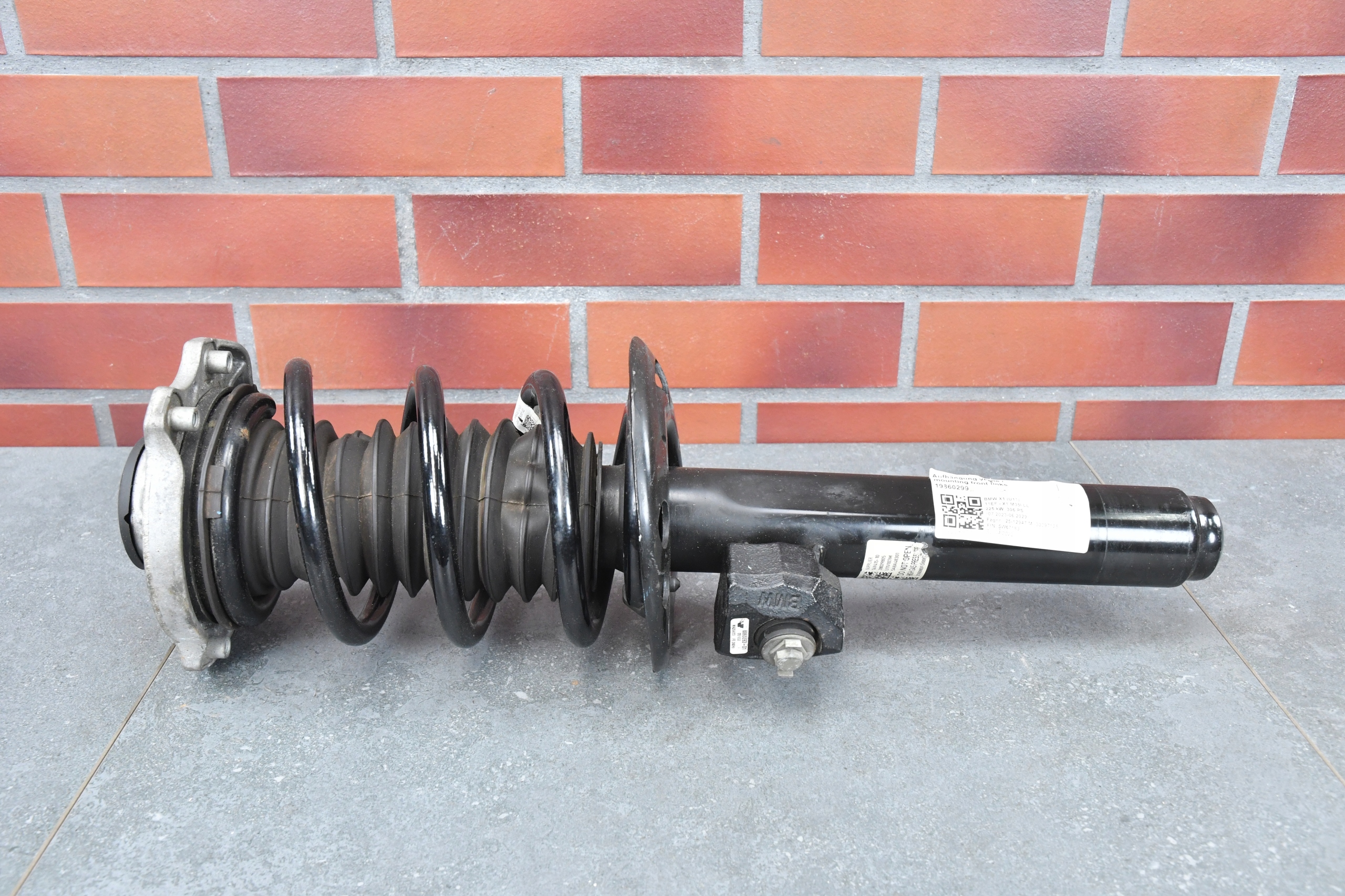 shock absorber left front front BMW X1 U11 M35iX 5A8A483
