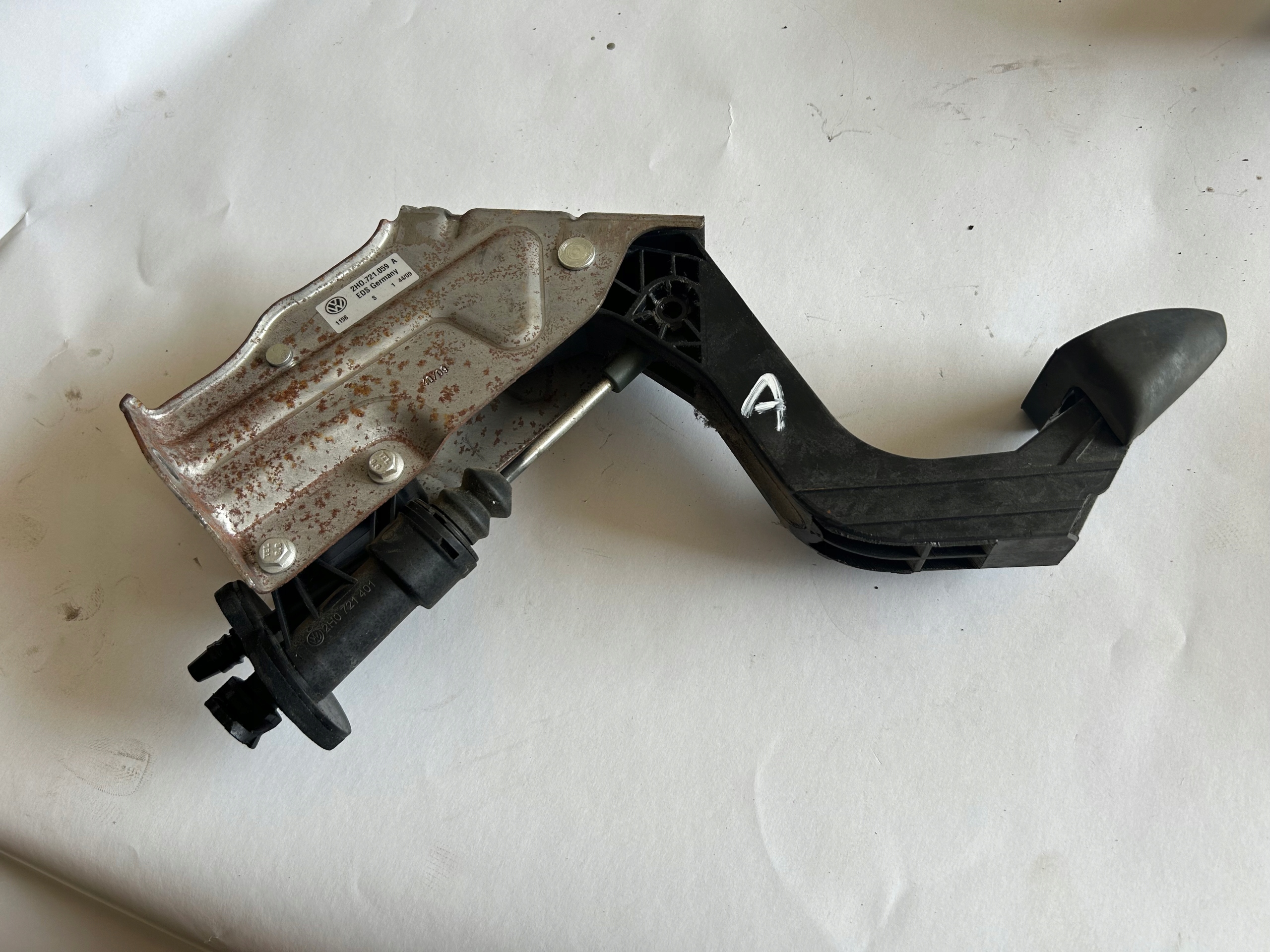 VW AMAROK 2,0 TDI Kupplungspedal 2H0721059A