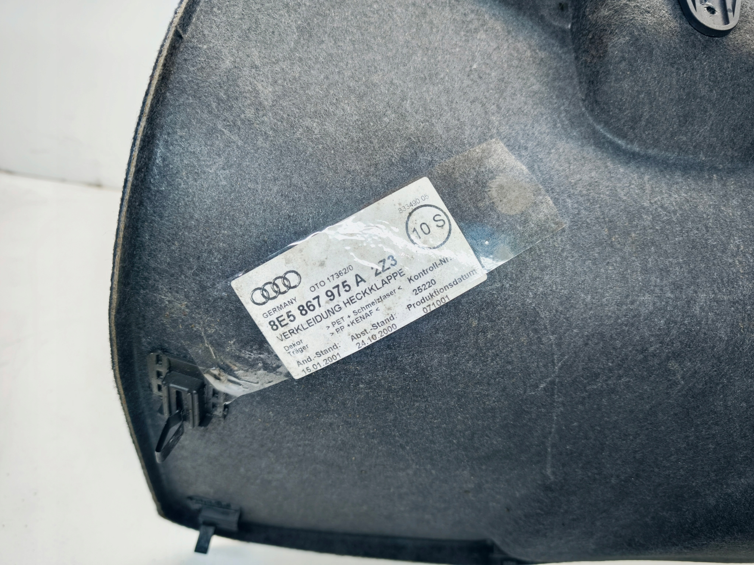 upholstery bonnet rear part AUDI A4 B6 B7 sedan 8E5867975A 2Z3