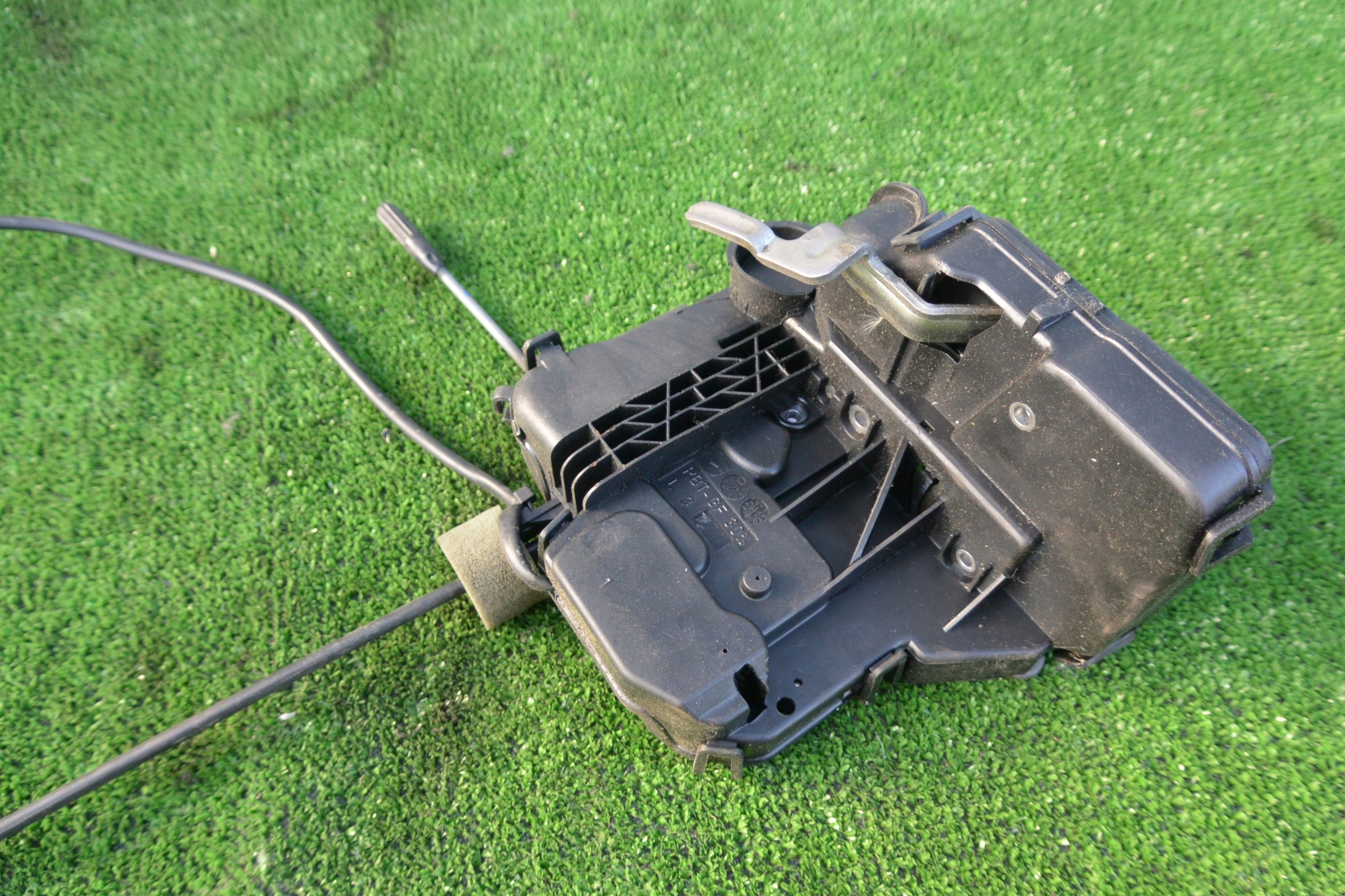 lock door left front UK RHD right hand drive MERCEDES-BENZ E-class W211 LIFT