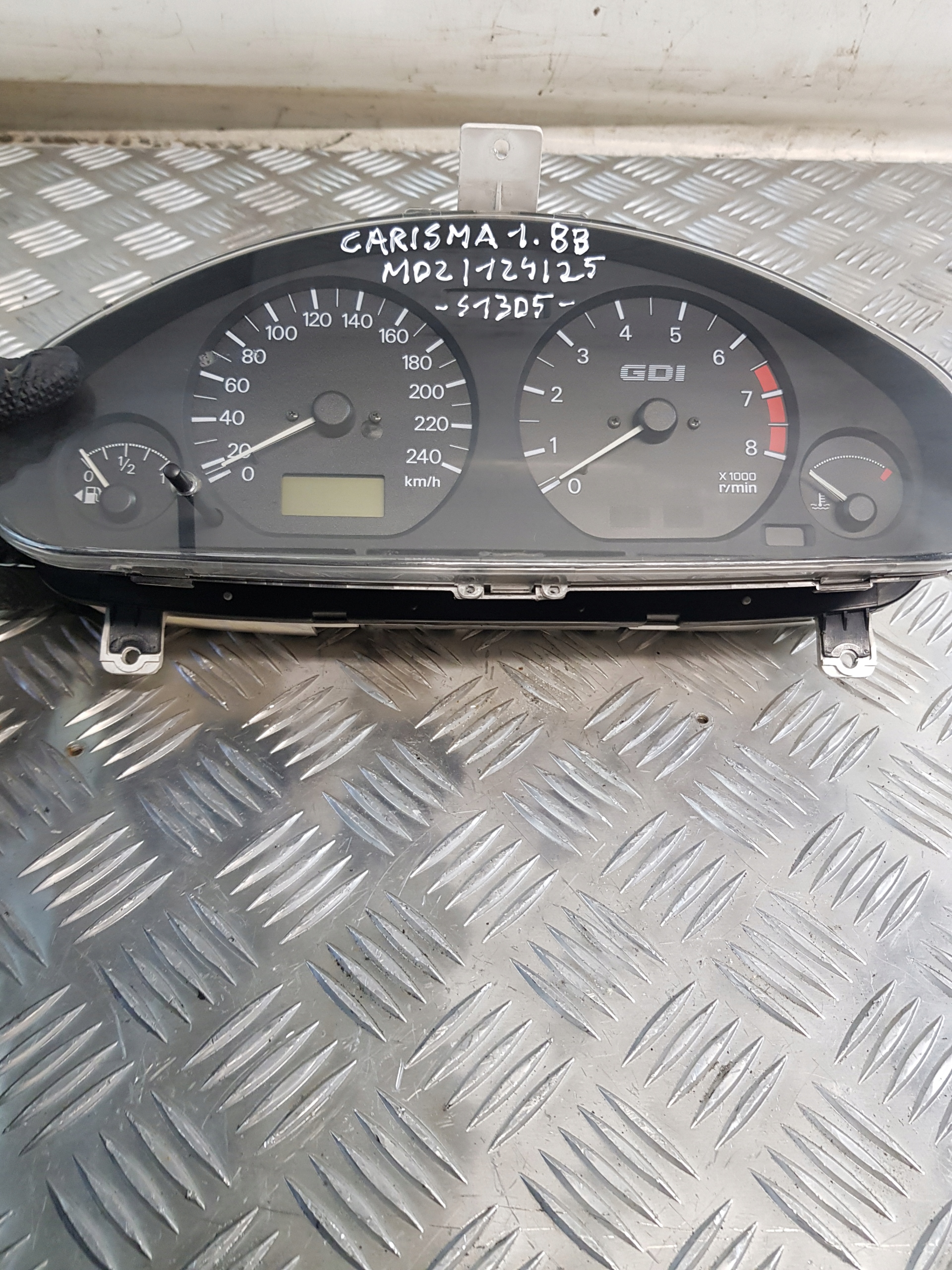 dials MITSUBISHI CARISMA 1.8GDI 01R- EUROPA