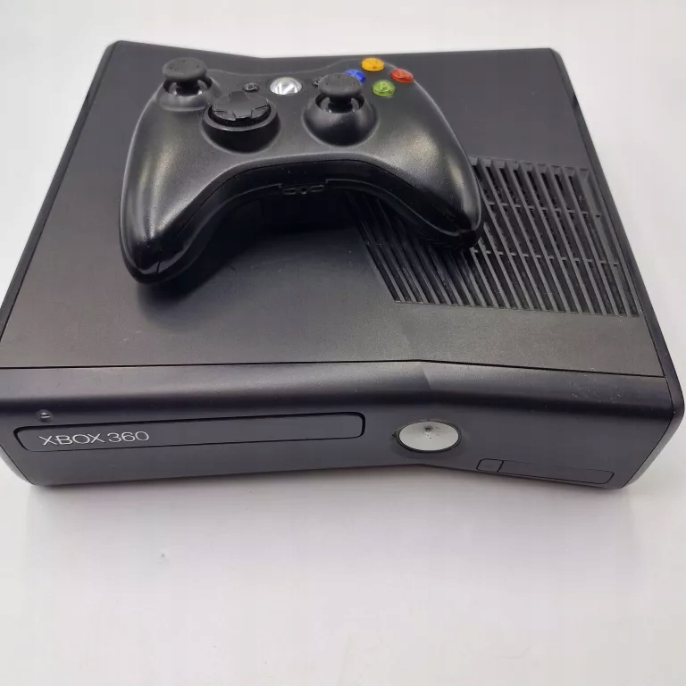 Консоль Microsoft Xbox 360 Slim Black