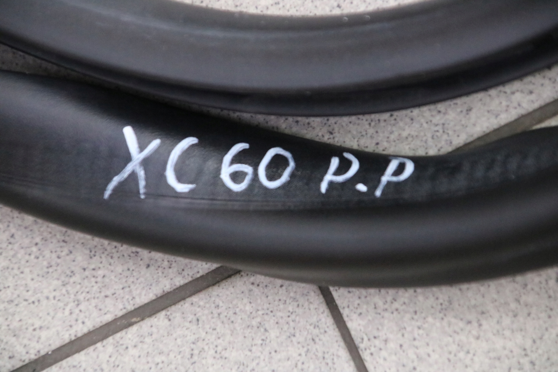 VOLVO XC60 and gasket door PRZEDNICH right left front 31424324